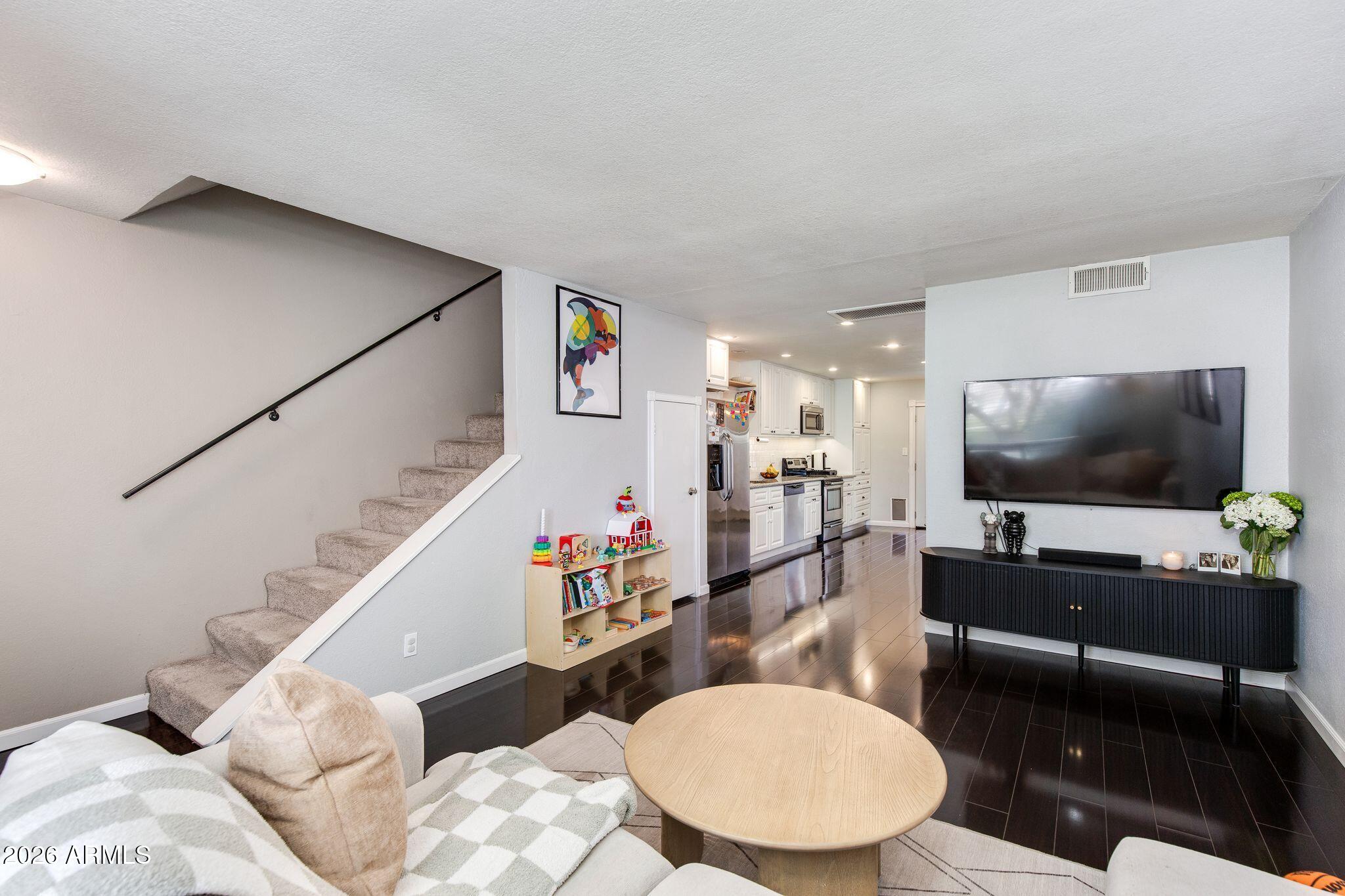 8241 N CENTRAL Avenue 23