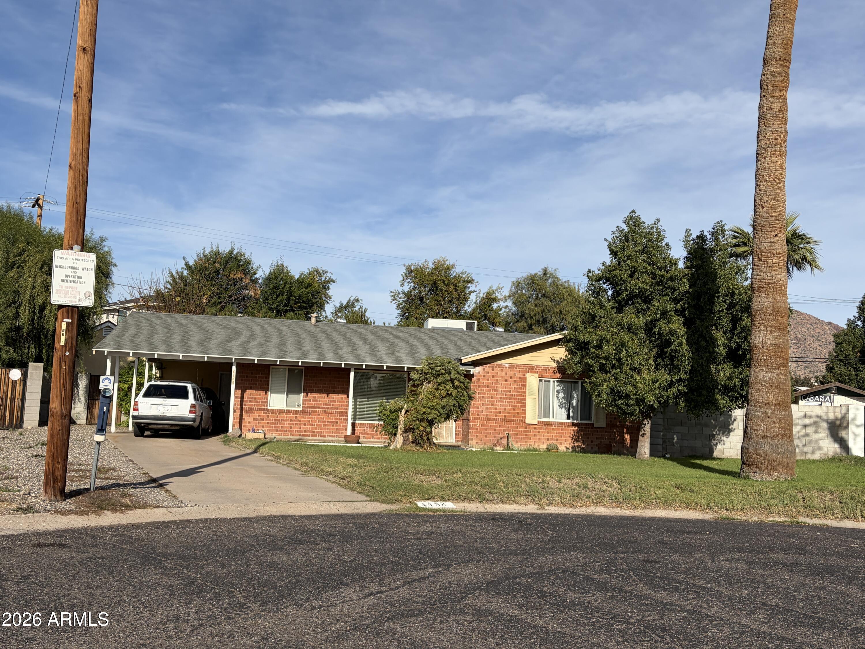 4438 E MONTEROSA Street