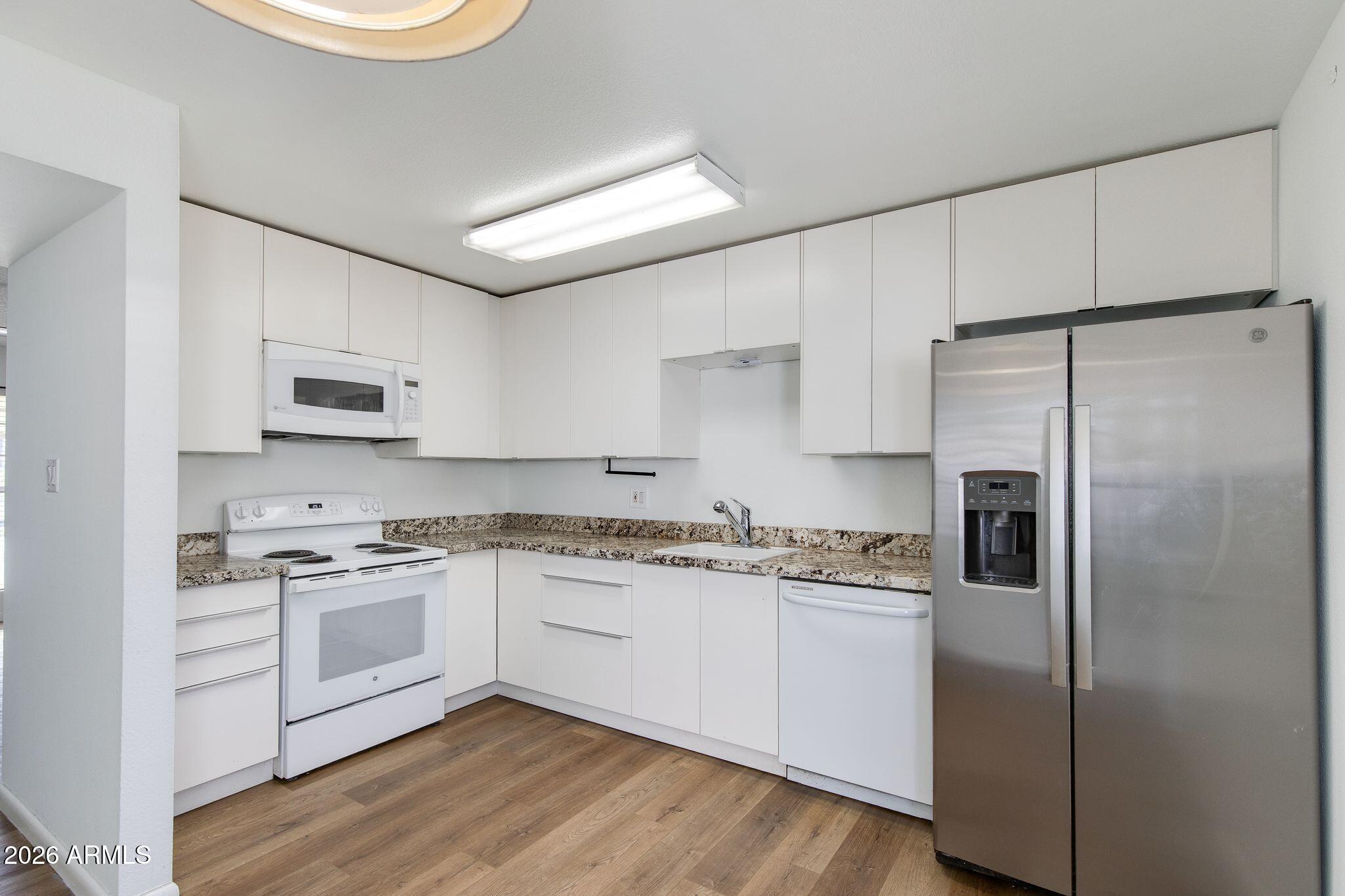 837 N REVERE Street E