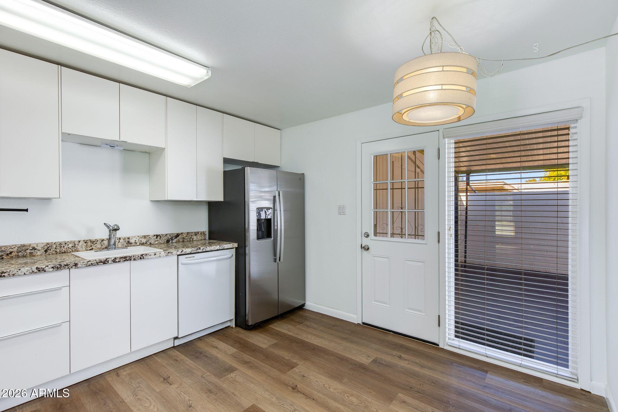 837 N REVERE Street E