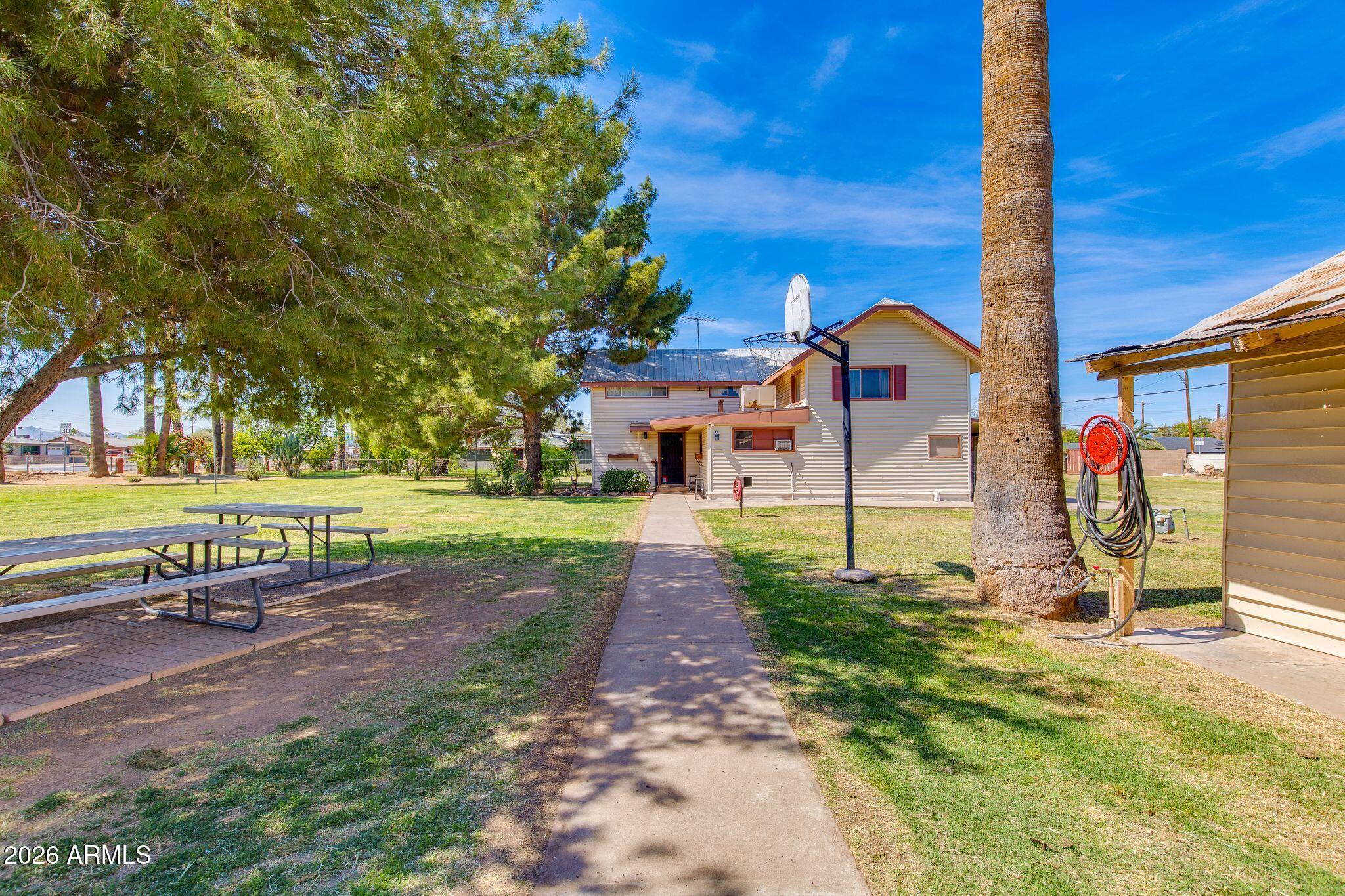 316 W ROESER Road
