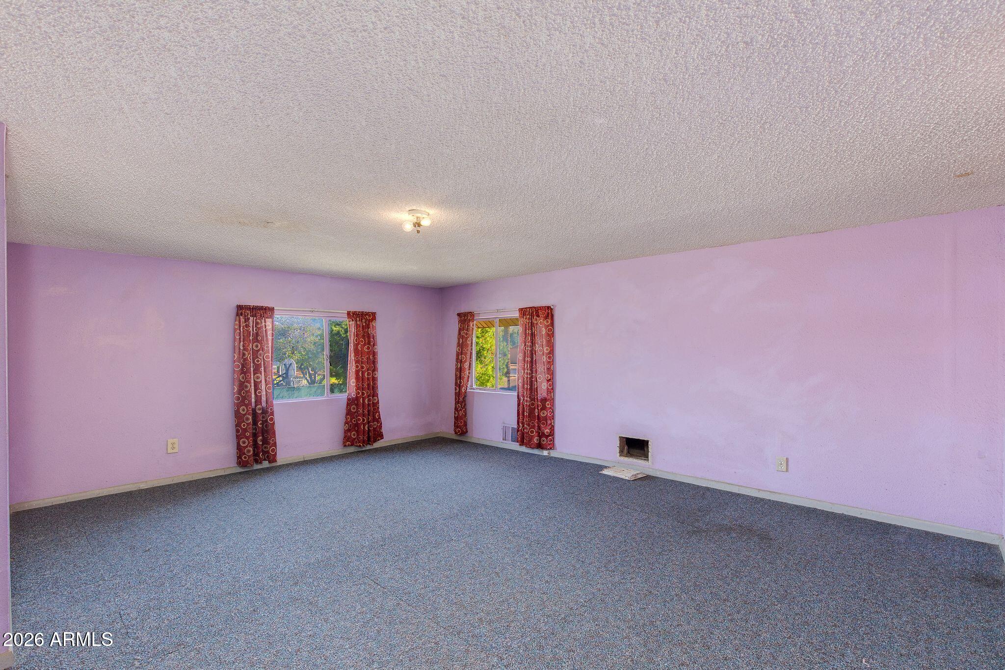 316 W ROESER Road