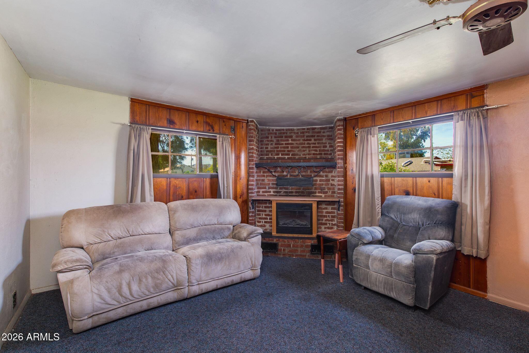 316 W ROESER Road