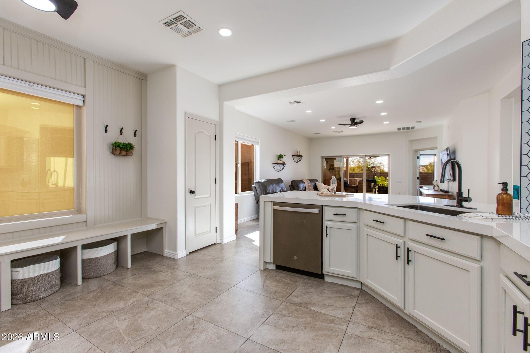 8242 S HIDDEN TRAIL Court