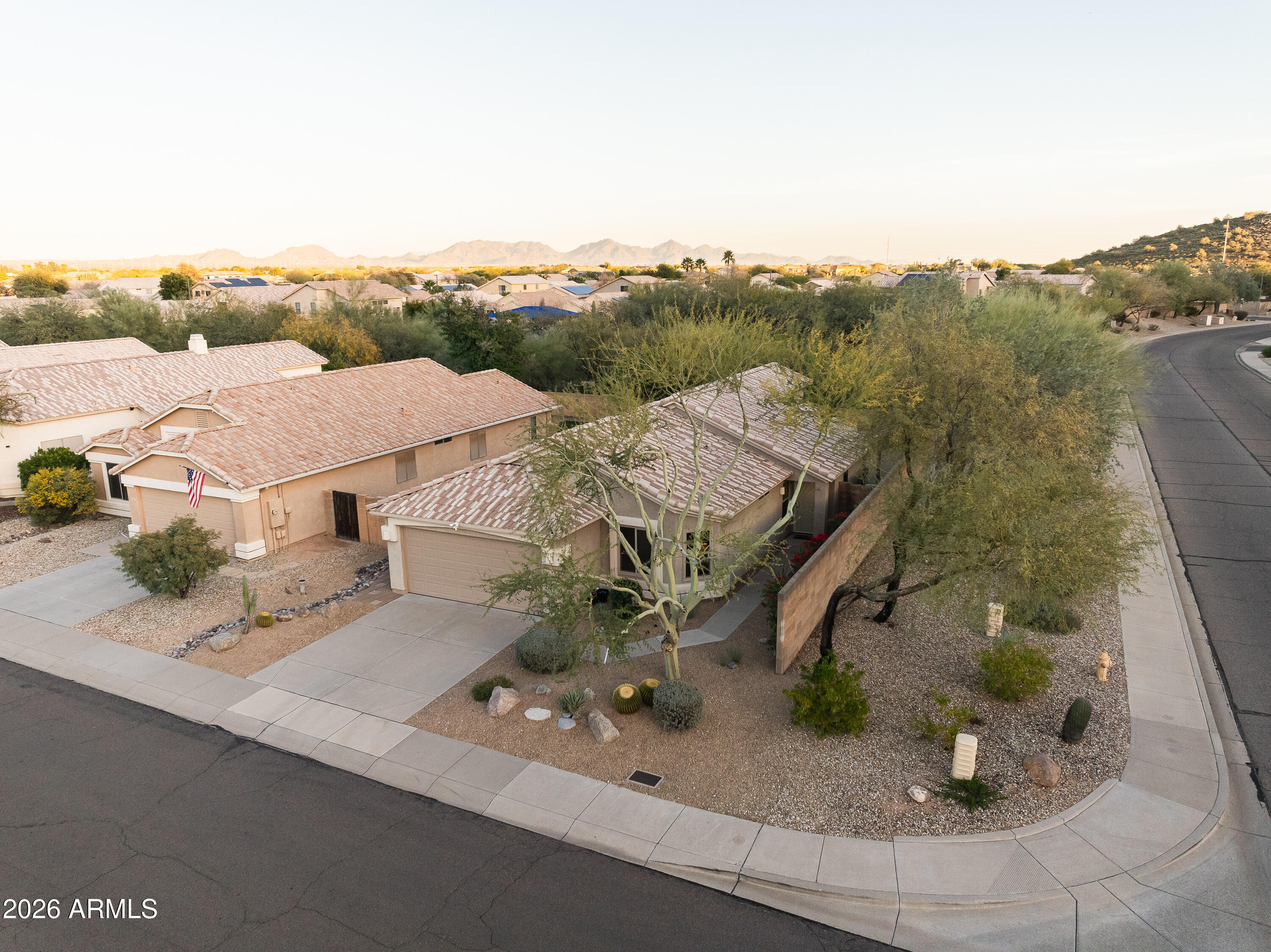 2135 E MARIPOSA GRANDE Street