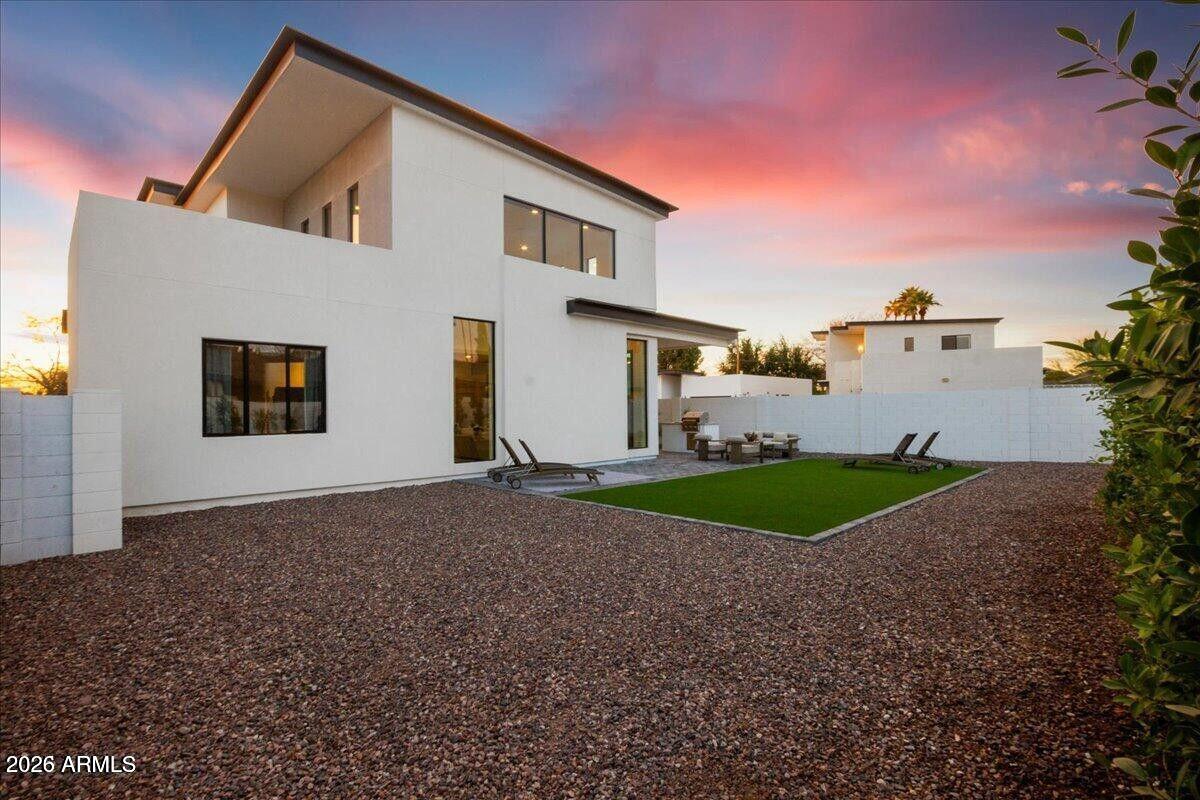 100 W Northern Avenue 6