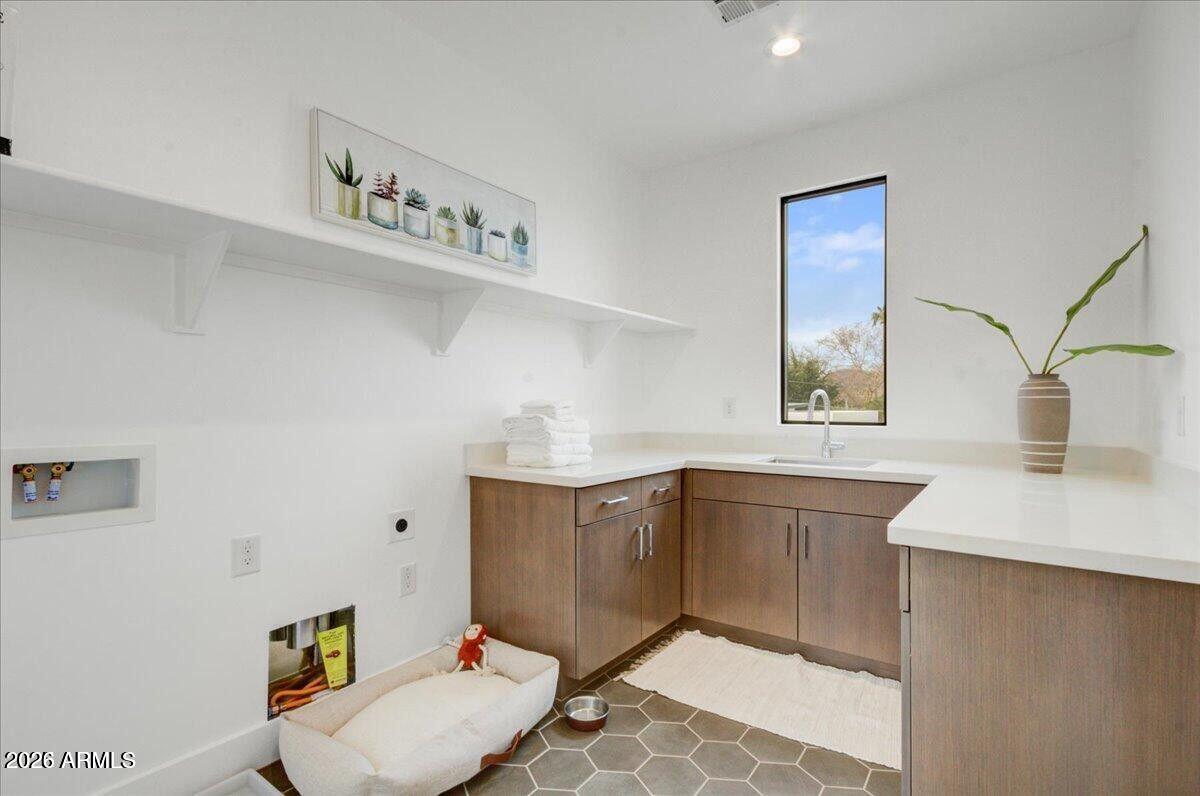 100 W Northern Avenue 6