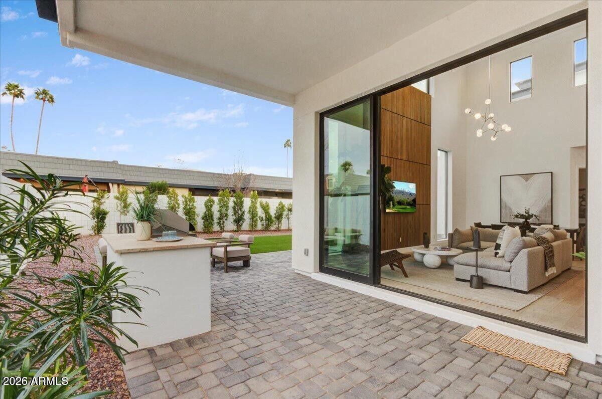 100 W Northern Avenue 6