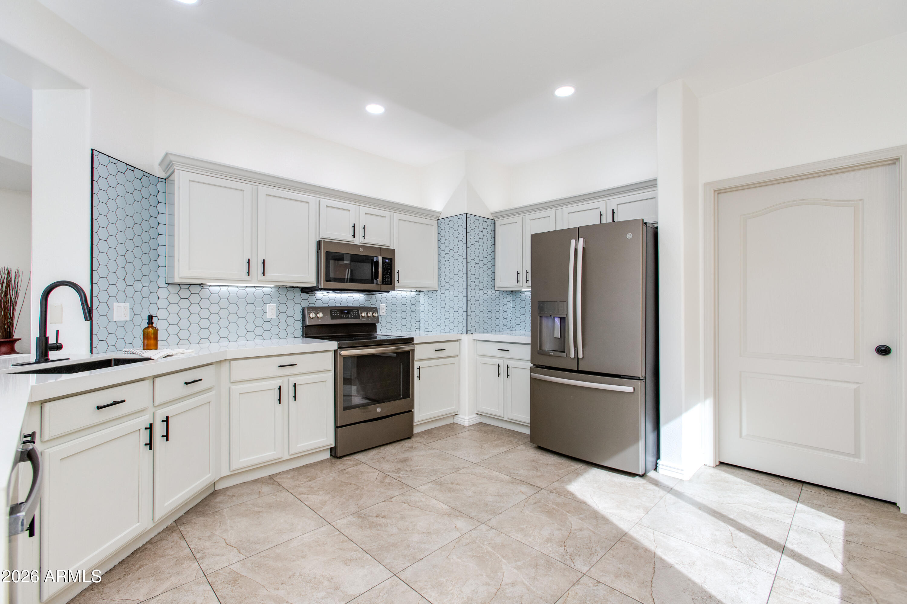 8242 S HIDDEN TRAIL Court