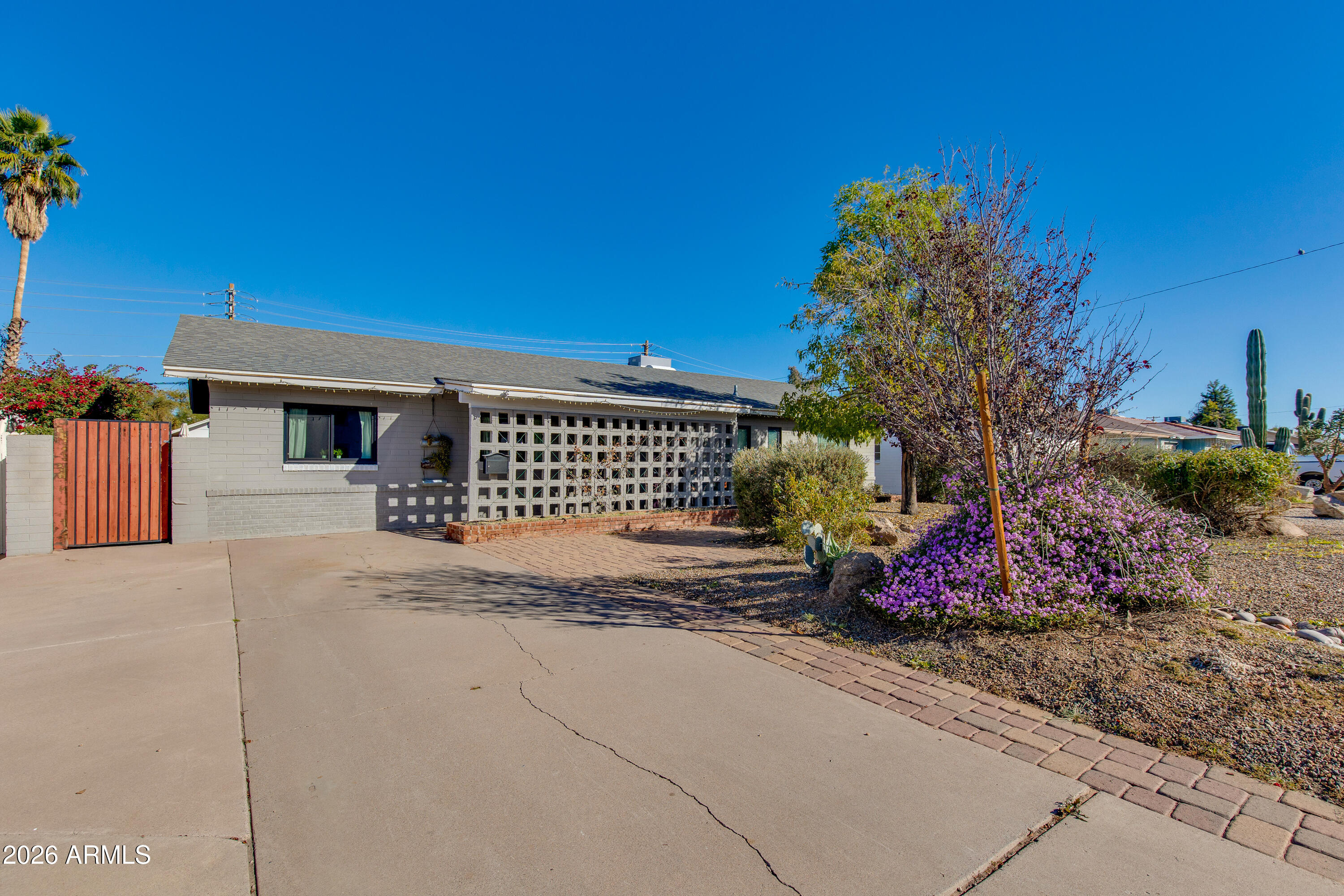 4214 E Palm Lane Lane