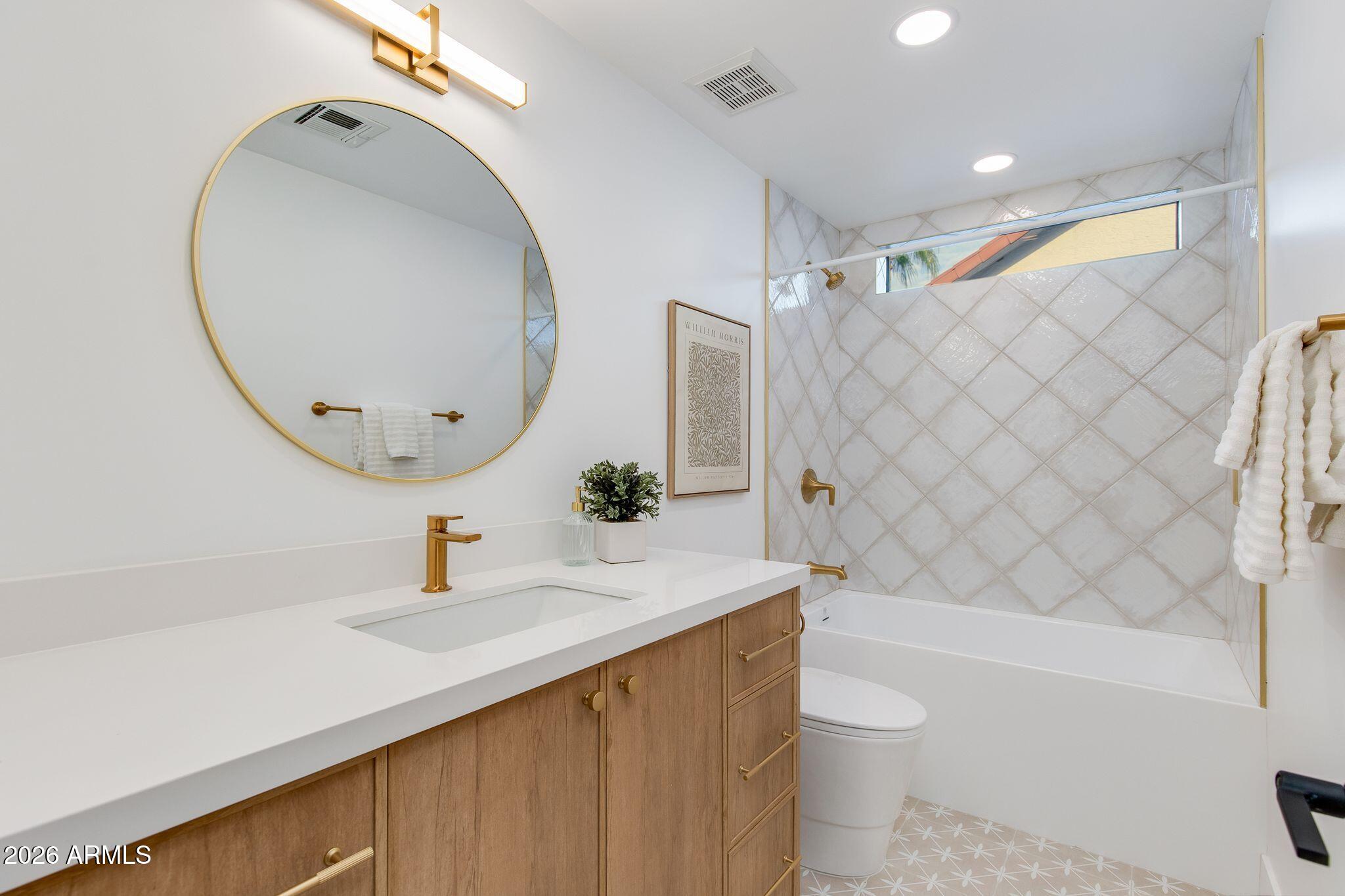 10580 E BELLA VISTA Drive