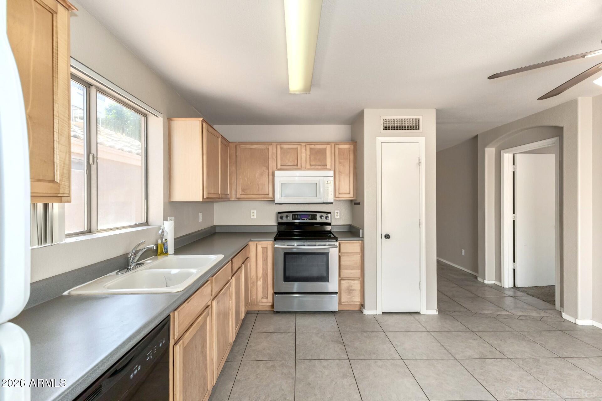 10922 E CAROL Avenue