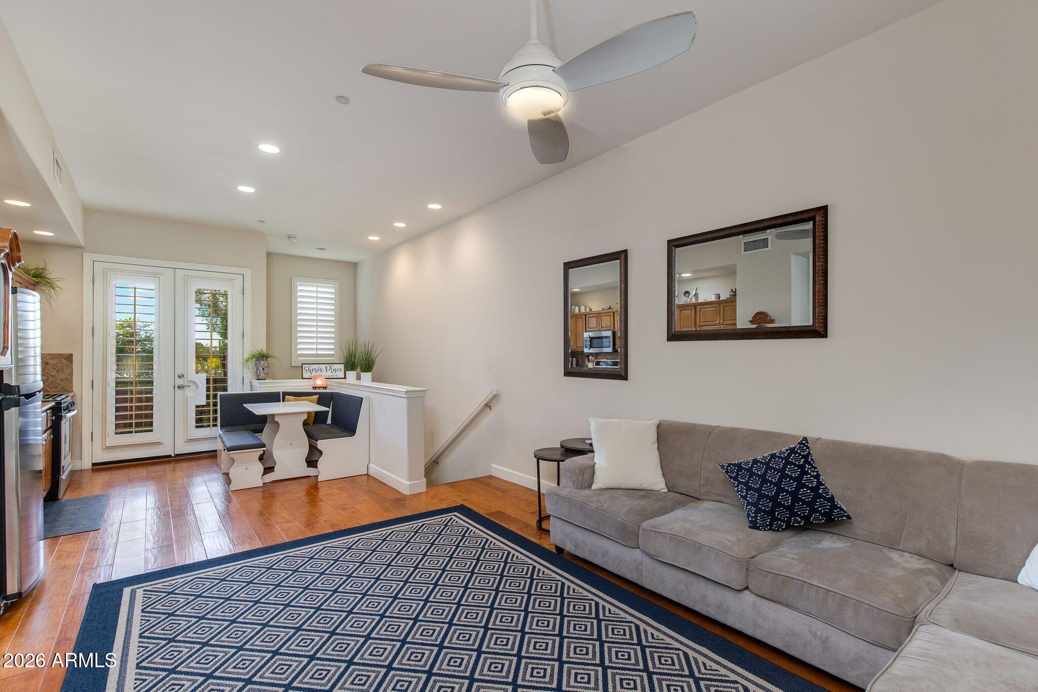 623 S ROOSEVELT Street