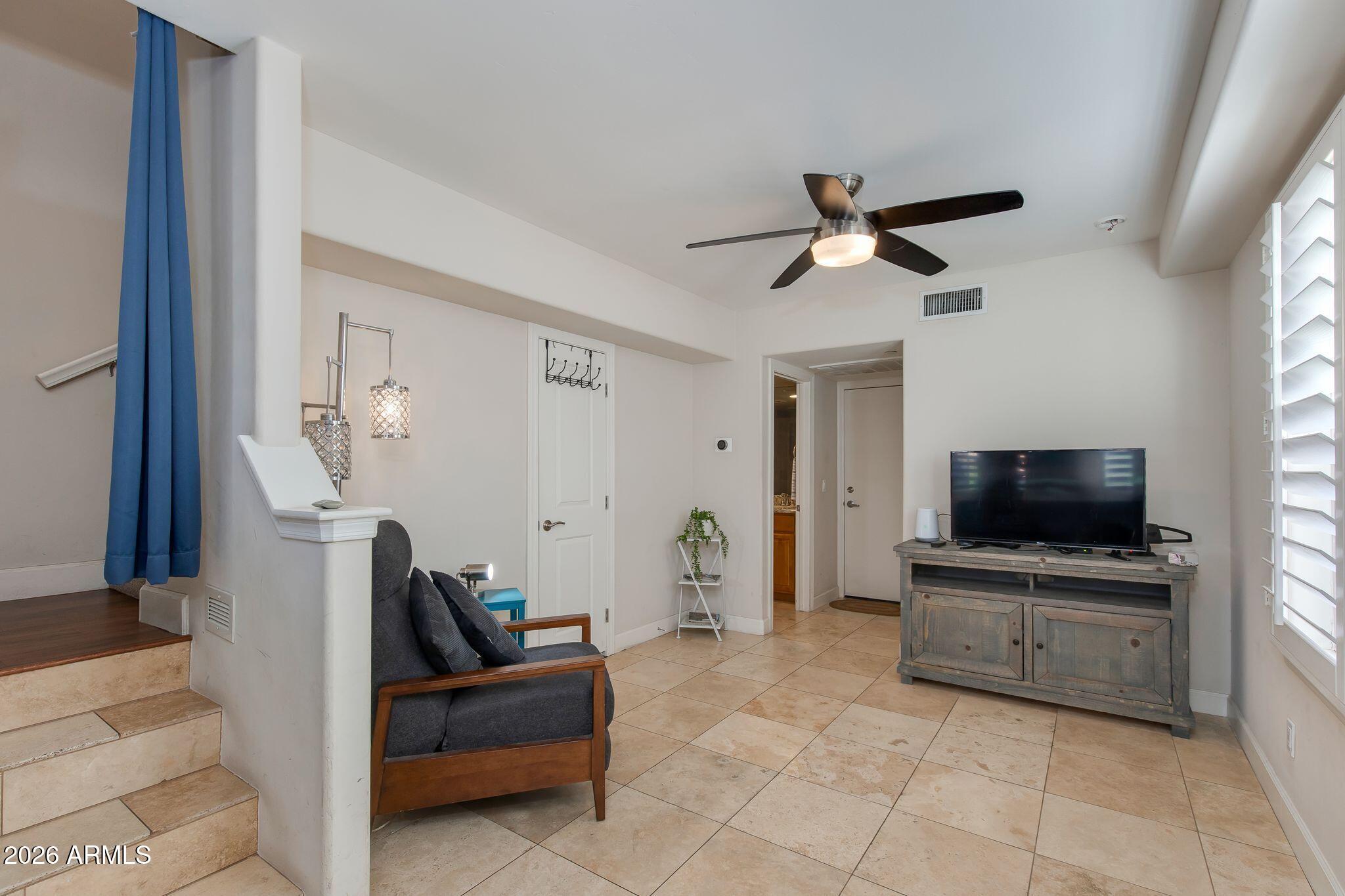 623 S ROOSEVELT Street