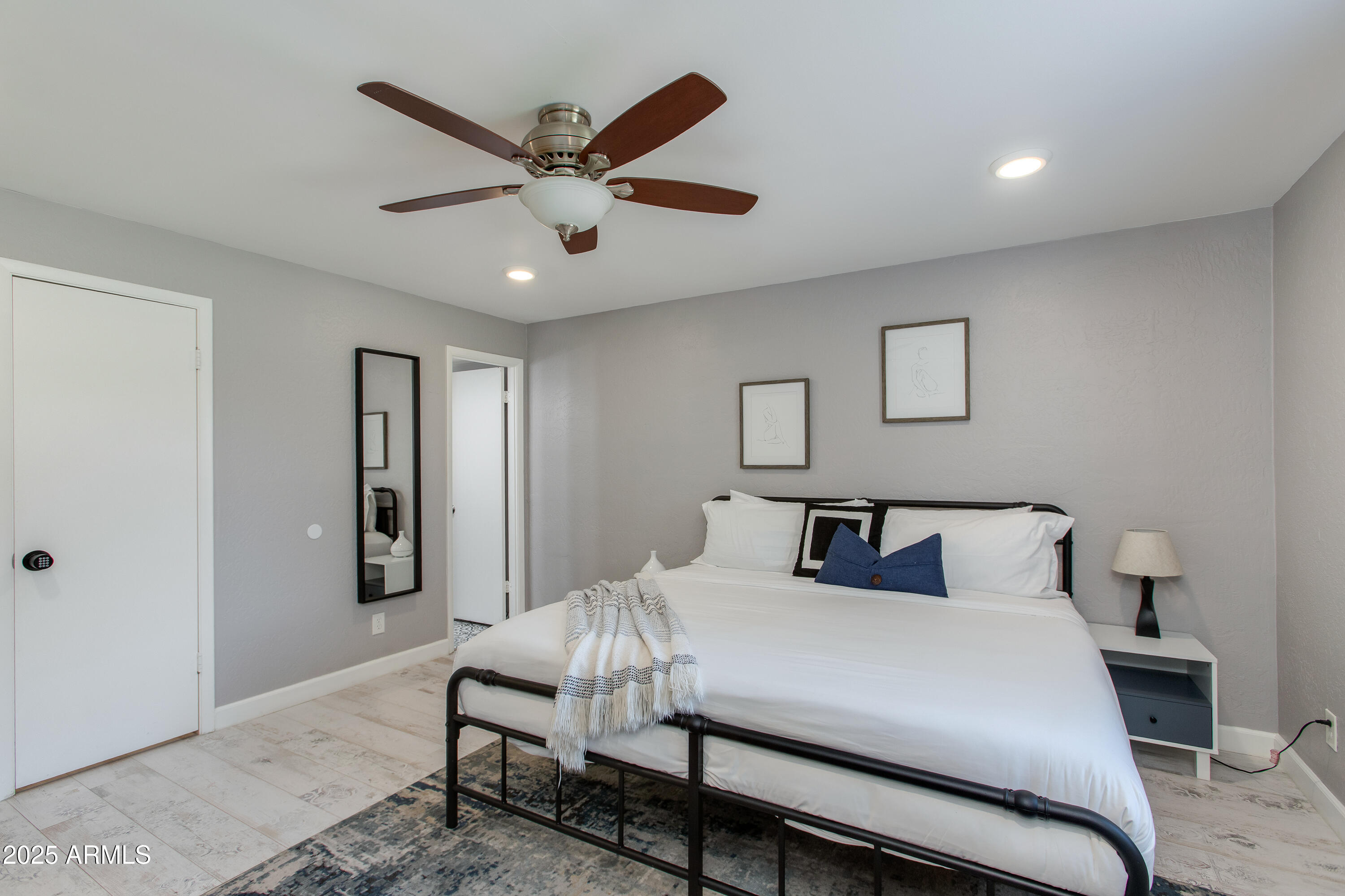 4201 E CAMELBACK Road 41