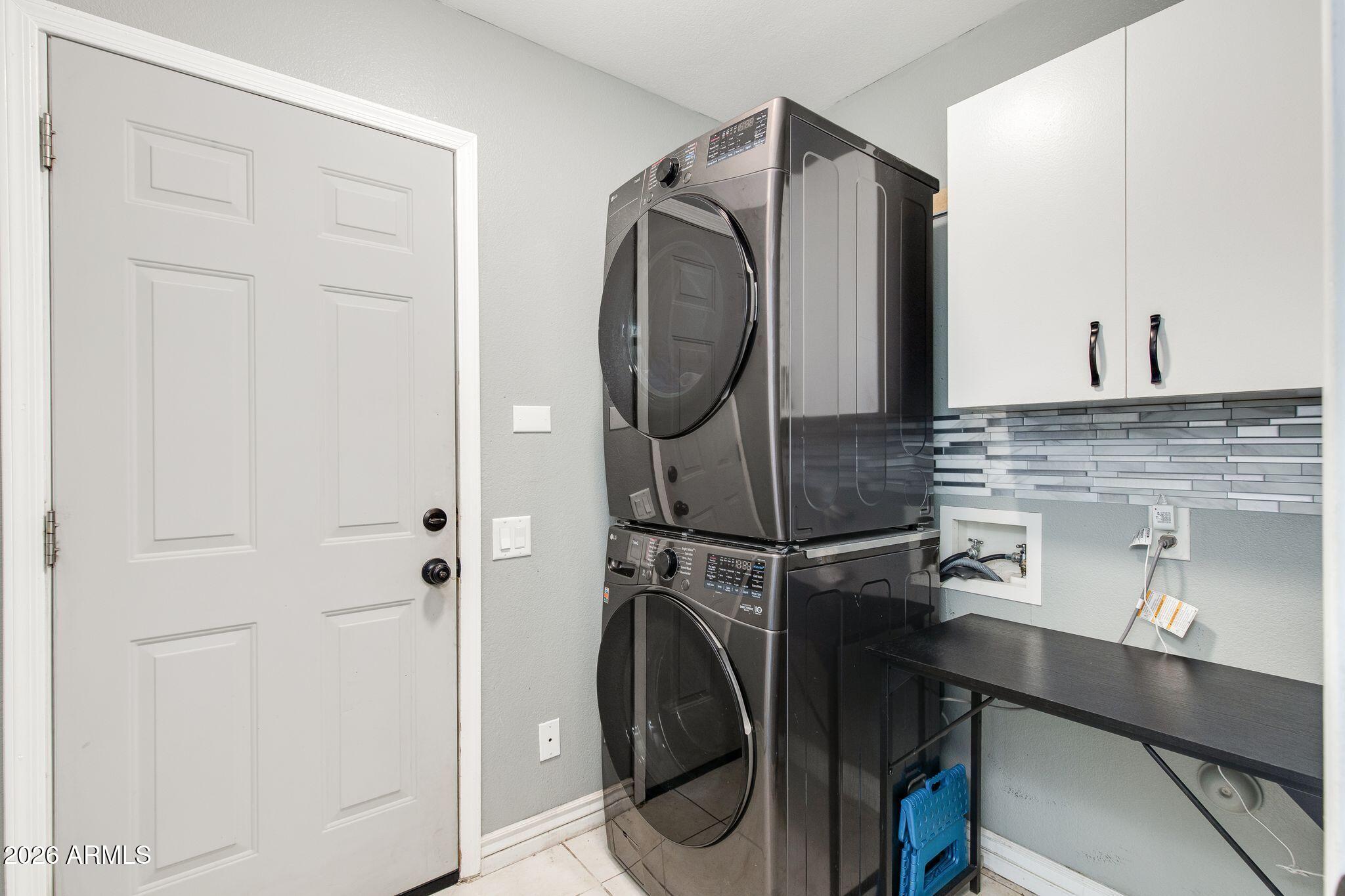 4250 E ENCINAS Avenue