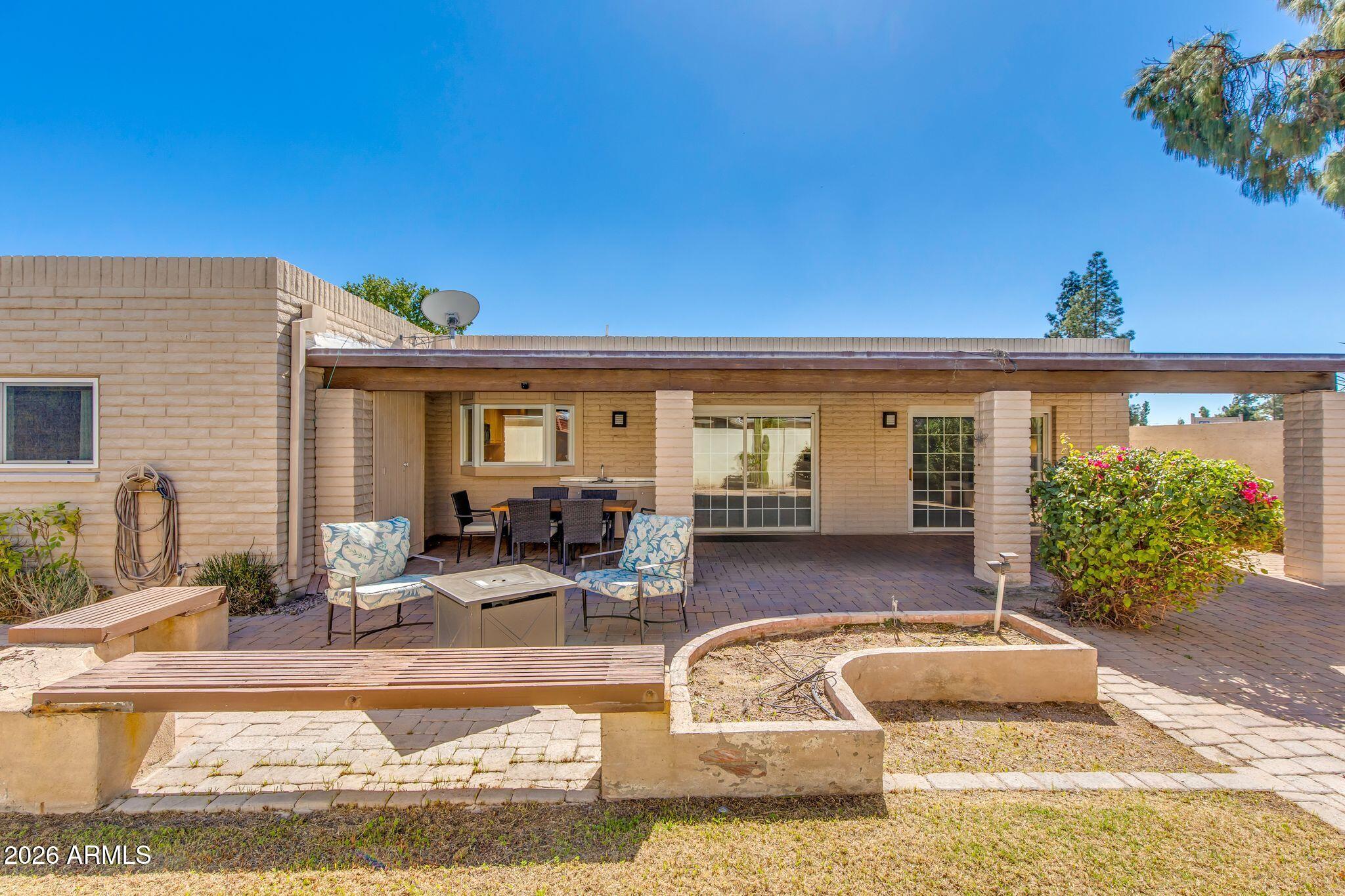 1204 E STEAMBOAT BEND Drive