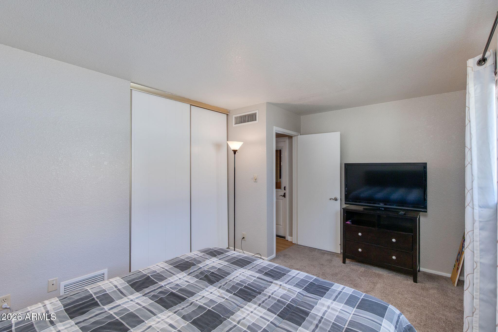 1204 E STEAMBOAT BEND Drive