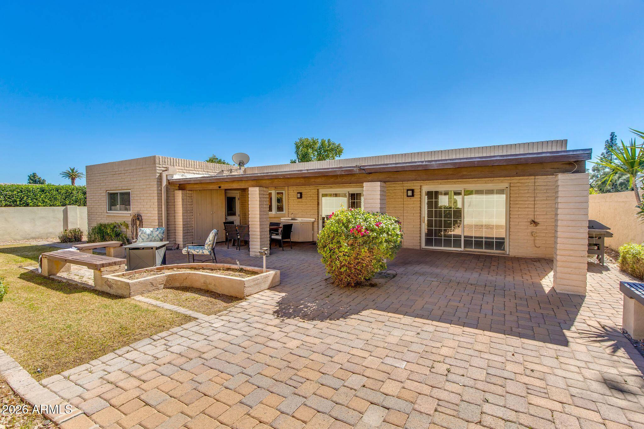 1204 E STEAMBOAT BEND Drive