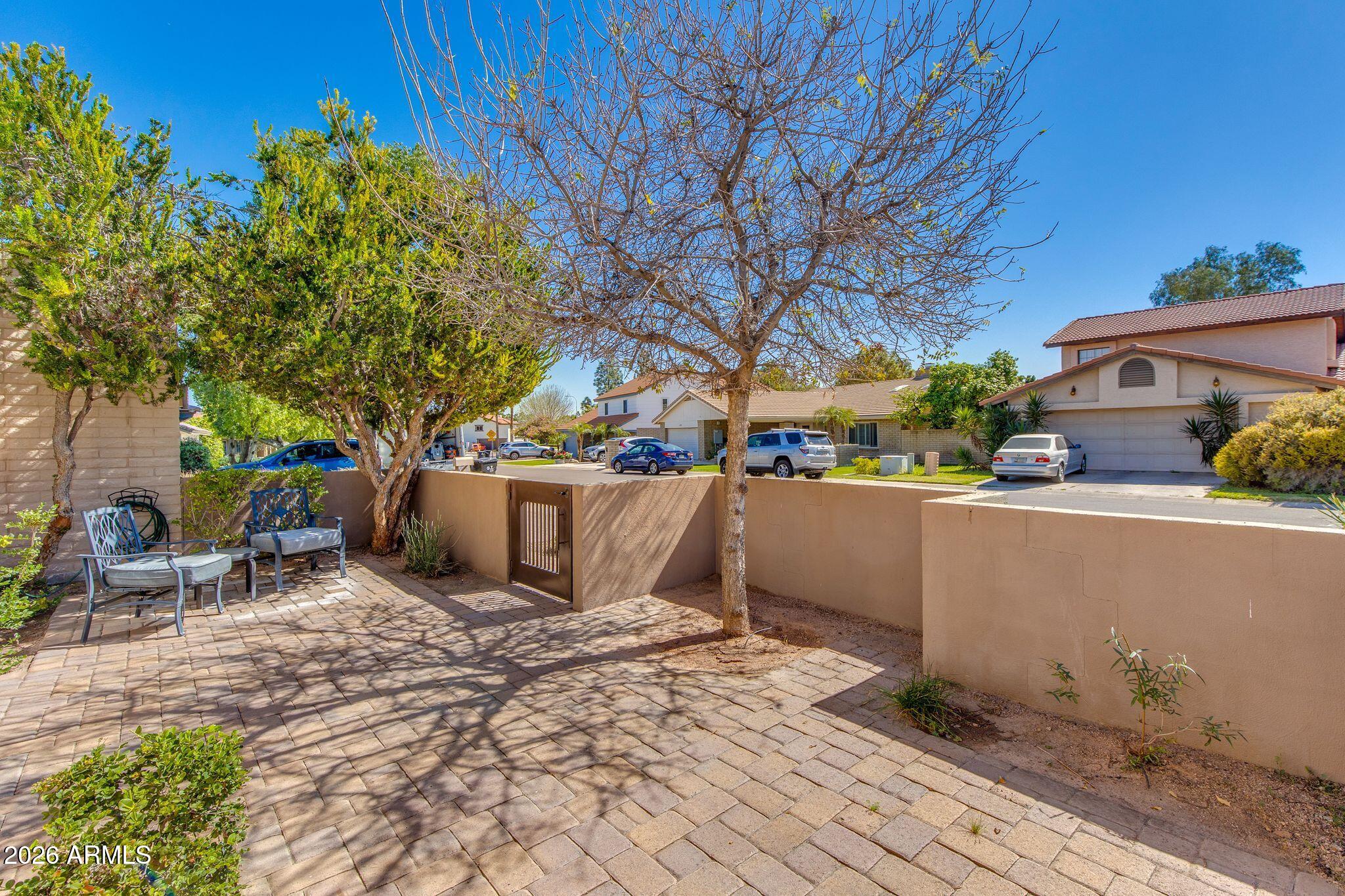 1204 E STEAMBOAT BEND Drive