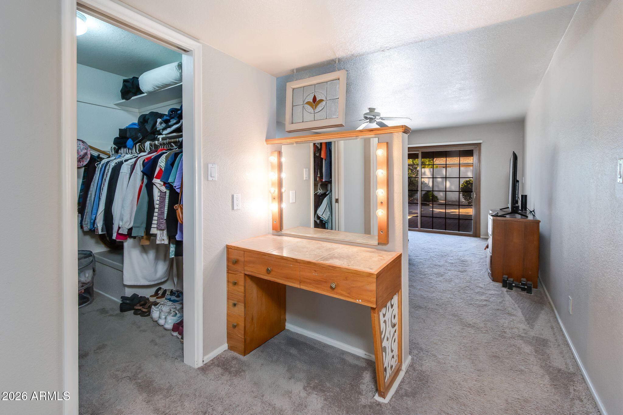 1204 E STEAMBOAT BEND Drive