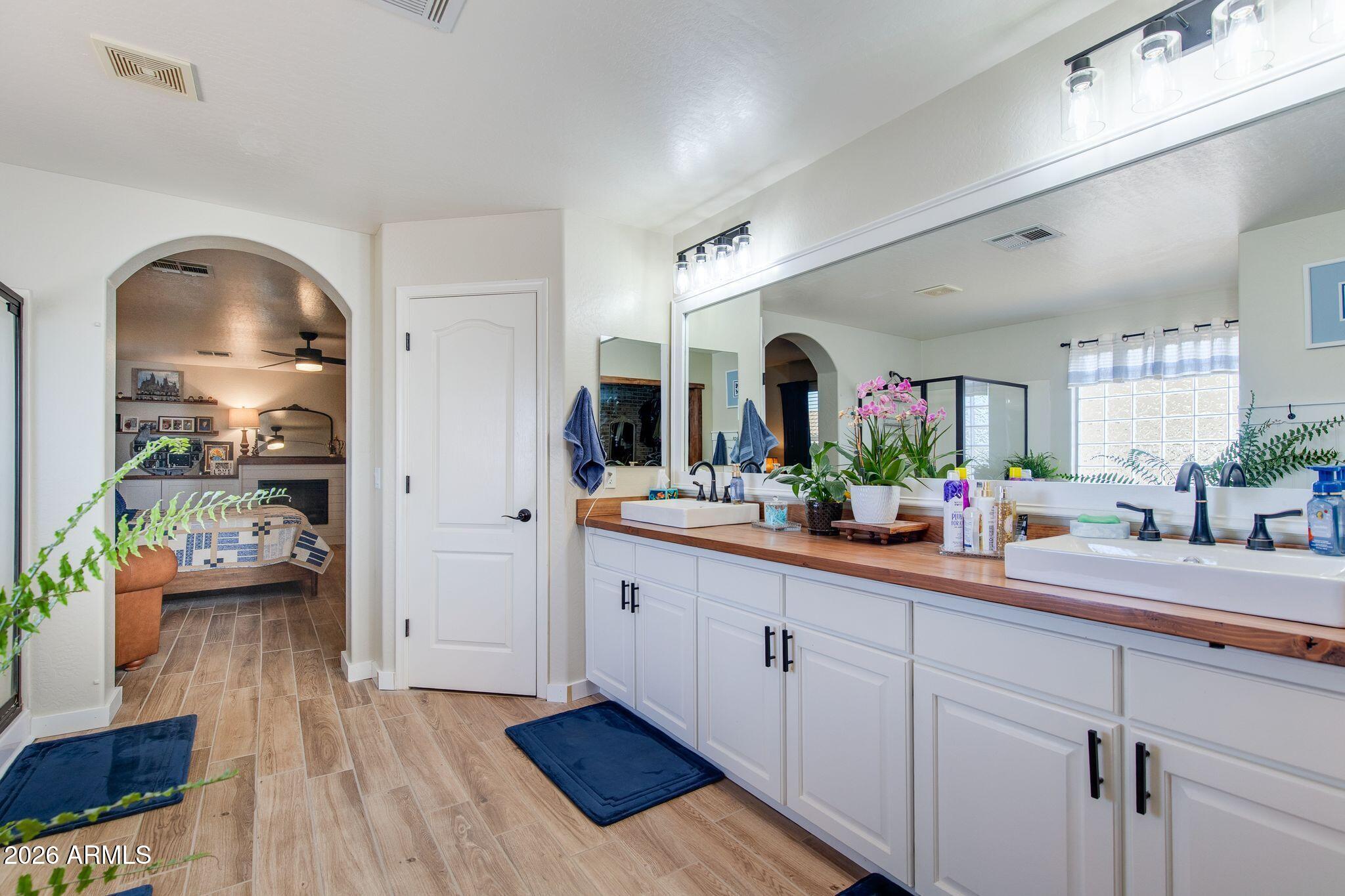 11336 E STRADLING Avenue