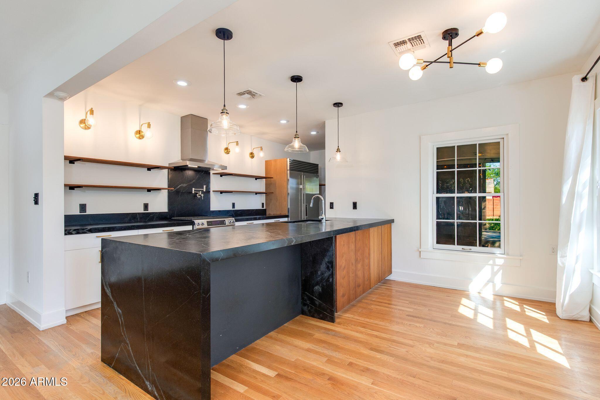 1302 W CULVER Street