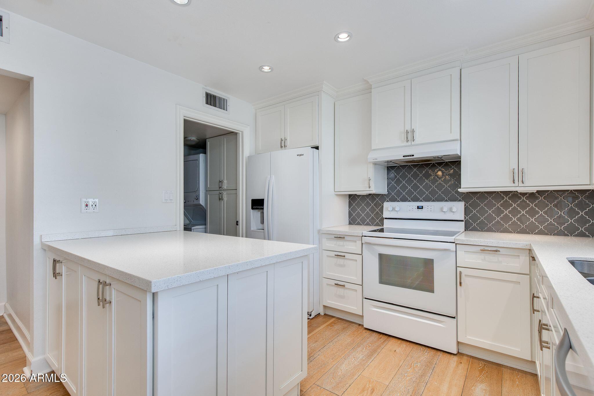 4099 E CAMPBELL Avenue