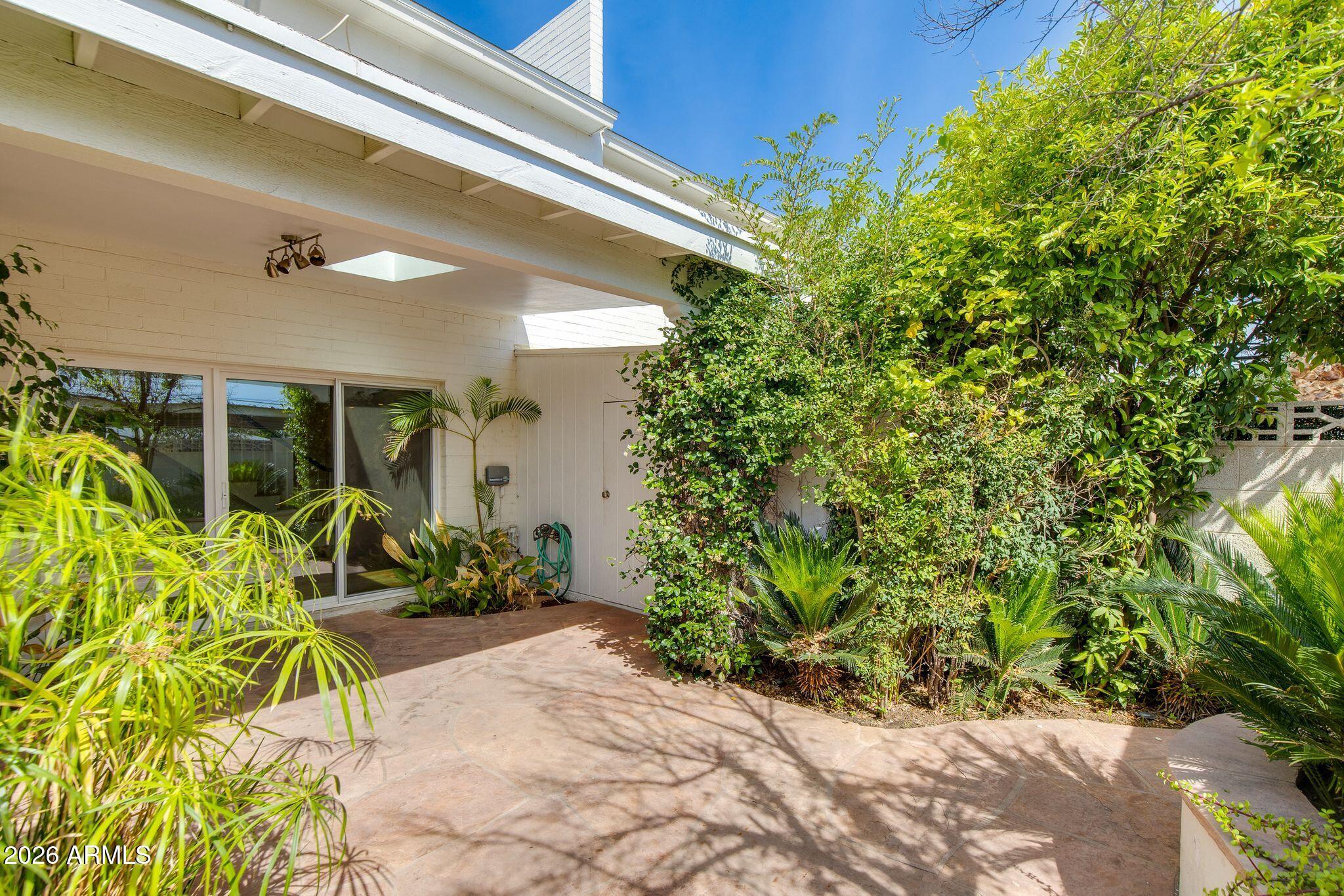 4099 E CAMPBELL Avenue