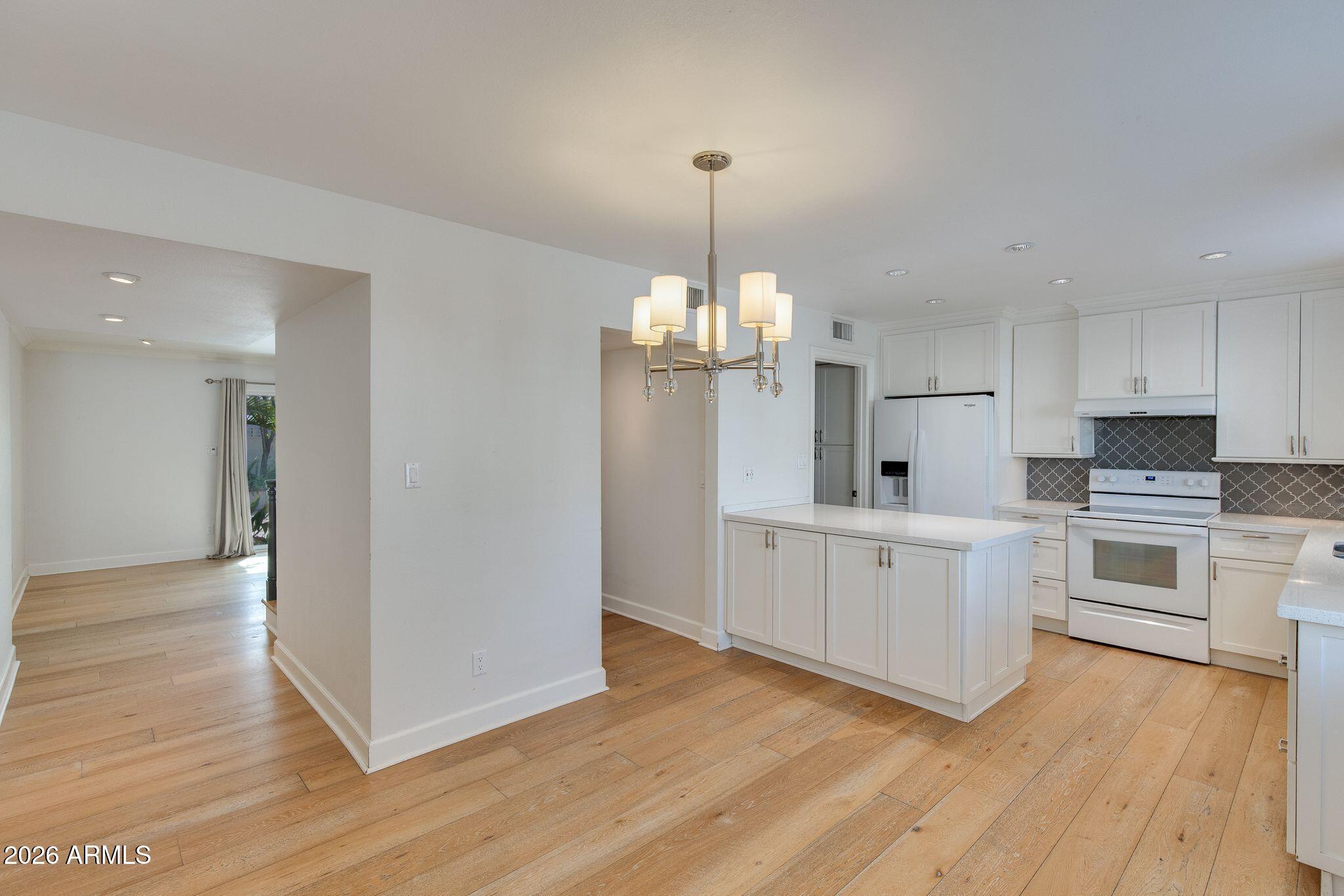 4099 E CAMPBELL Avenue