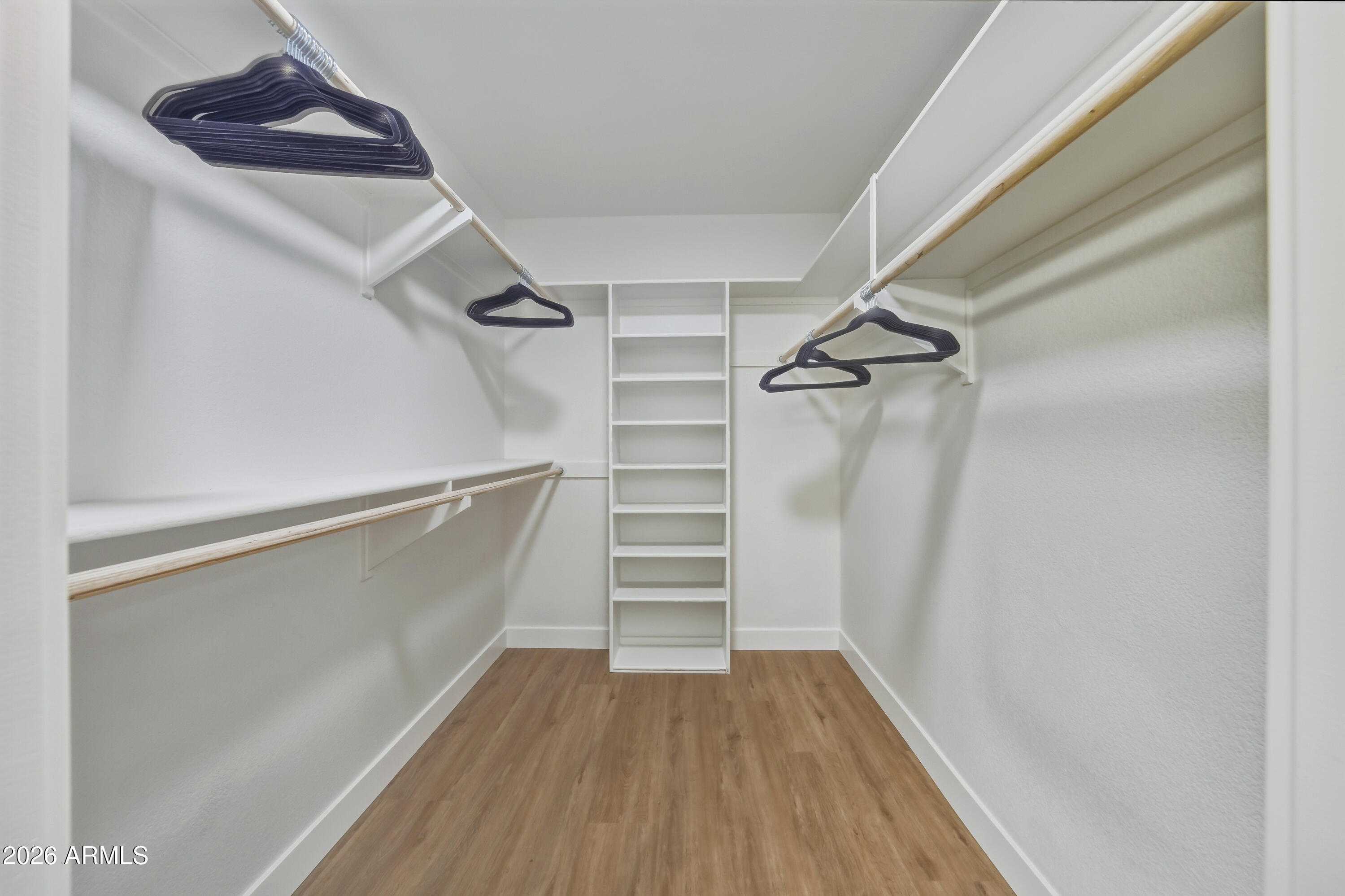 7824 E NAVARRO Avenue