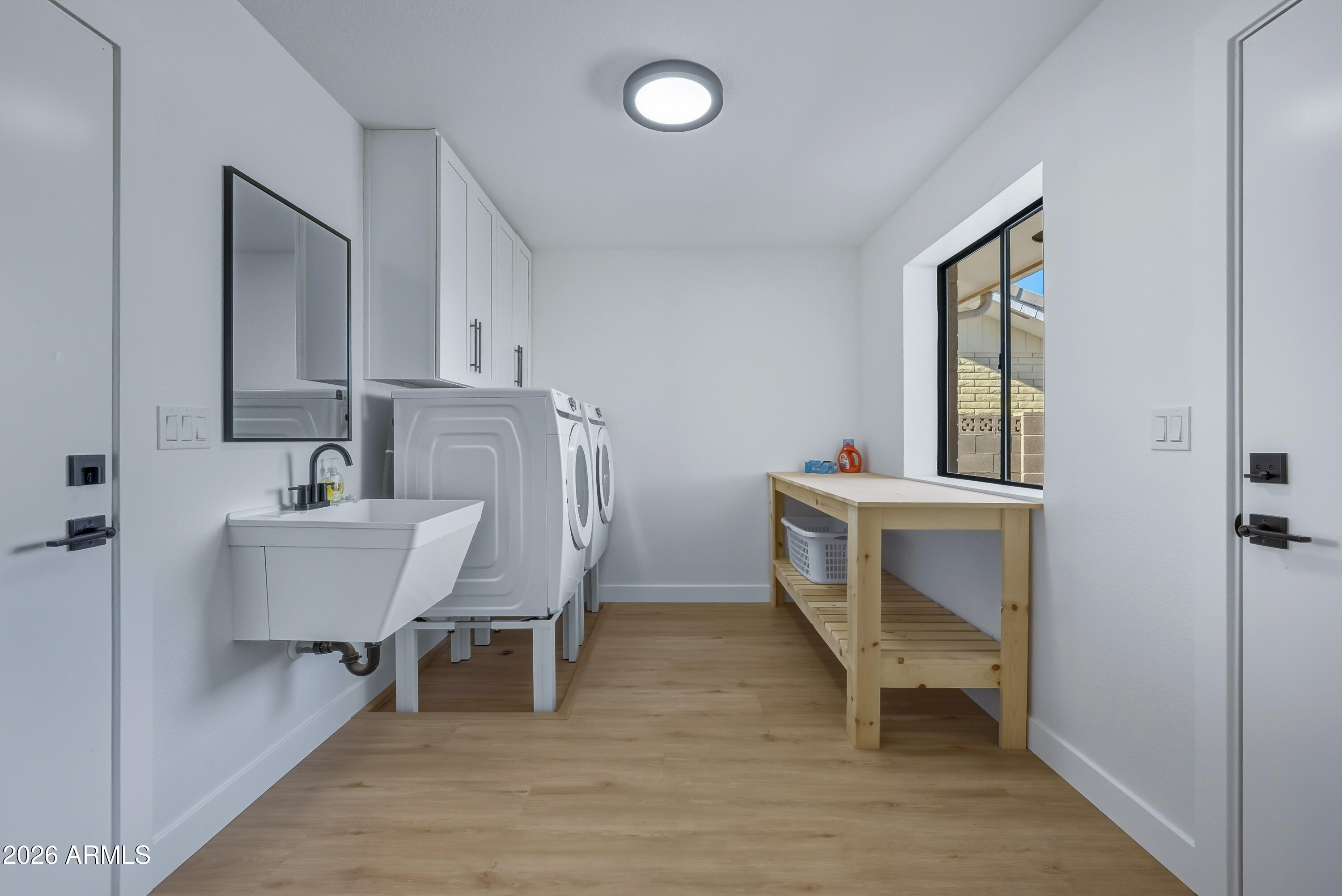 7824 E NAVARRO Avenue