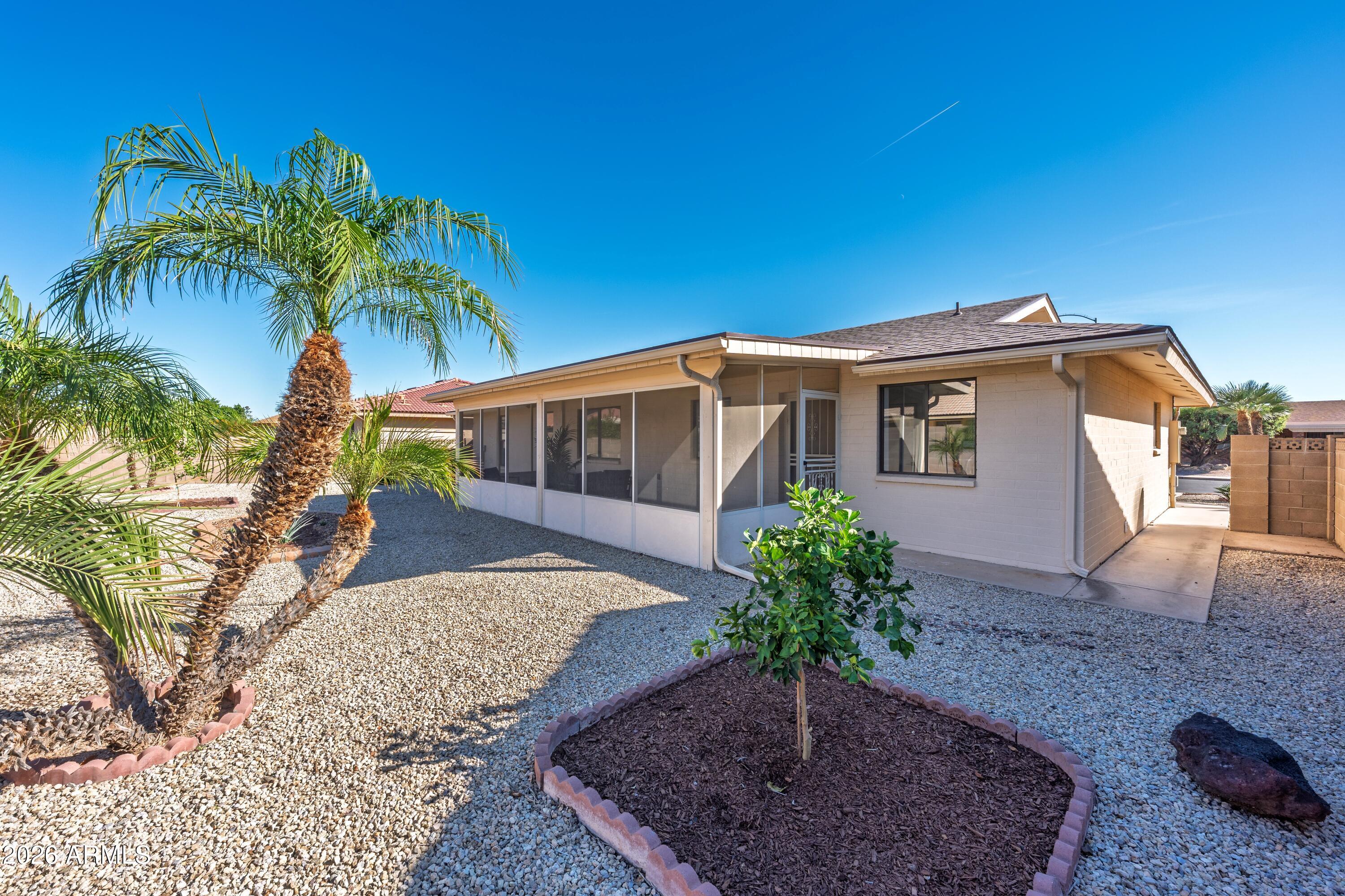 7824 E NAVARRO Avenue