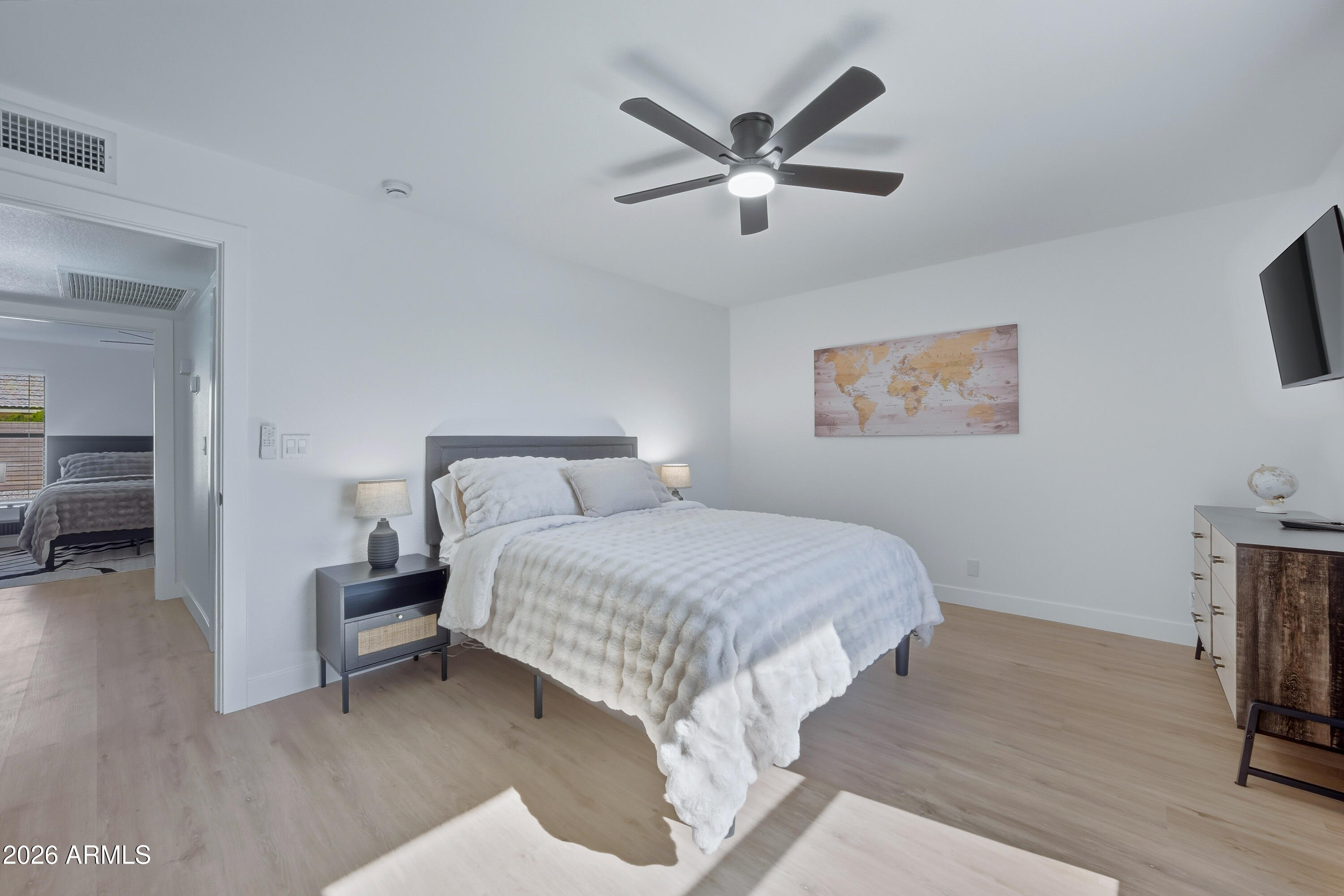 7824 E NAVARRO Avenue