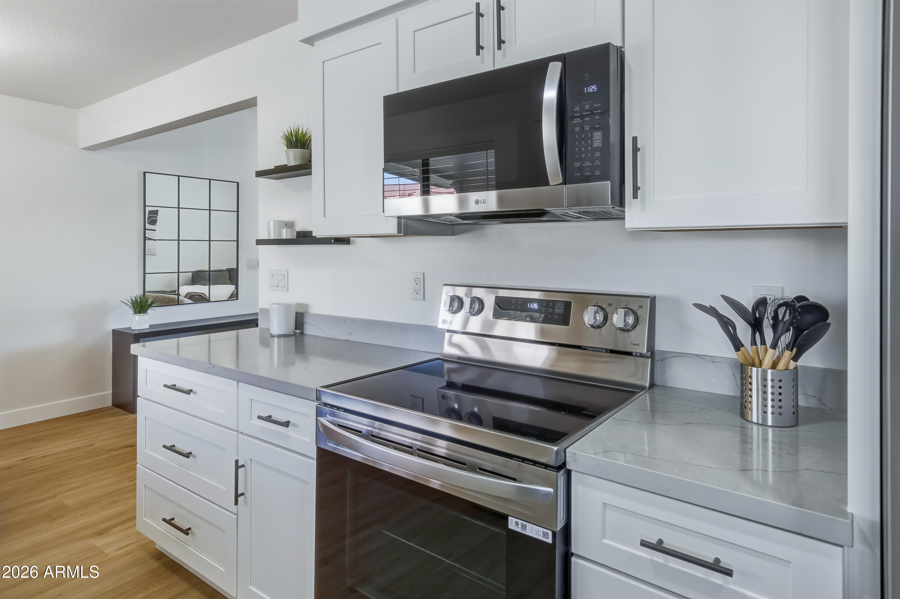 7824 E NAVARRO Avenue