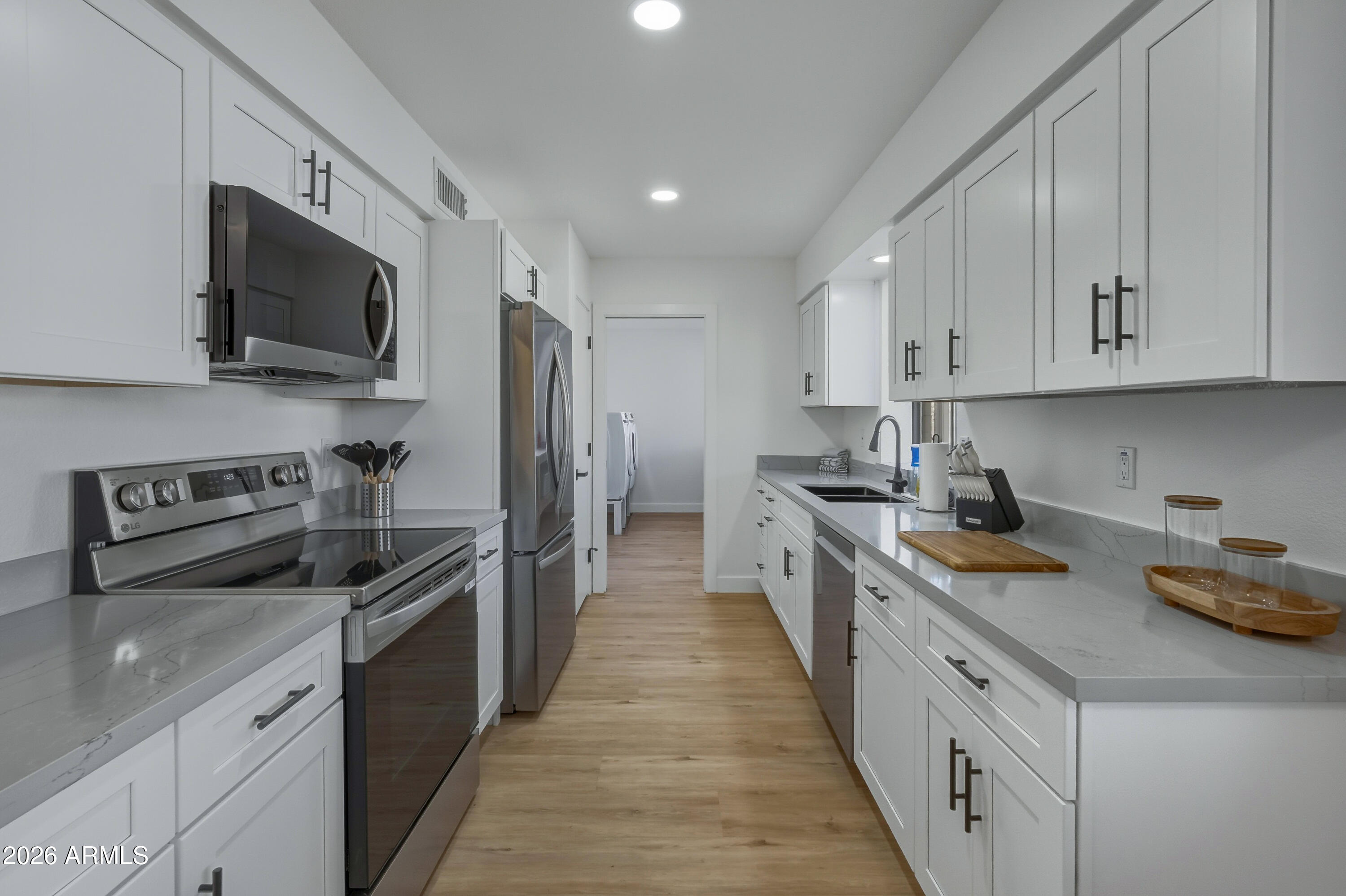 7824 E NAVARRO Avenue