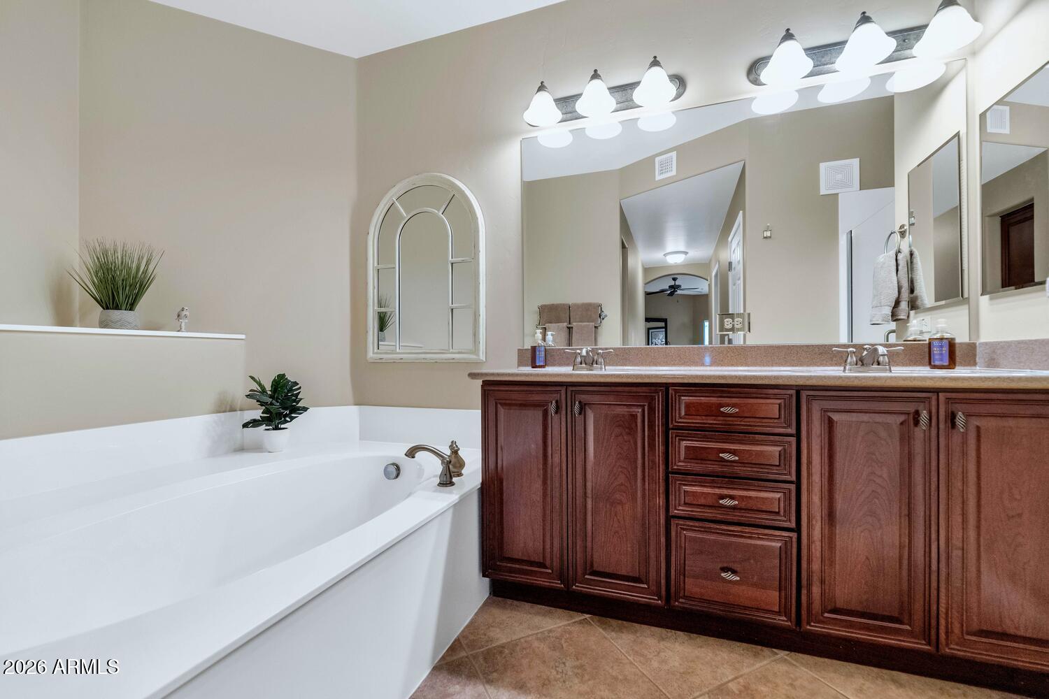 5450 E DEER VALLEY Drive 4218