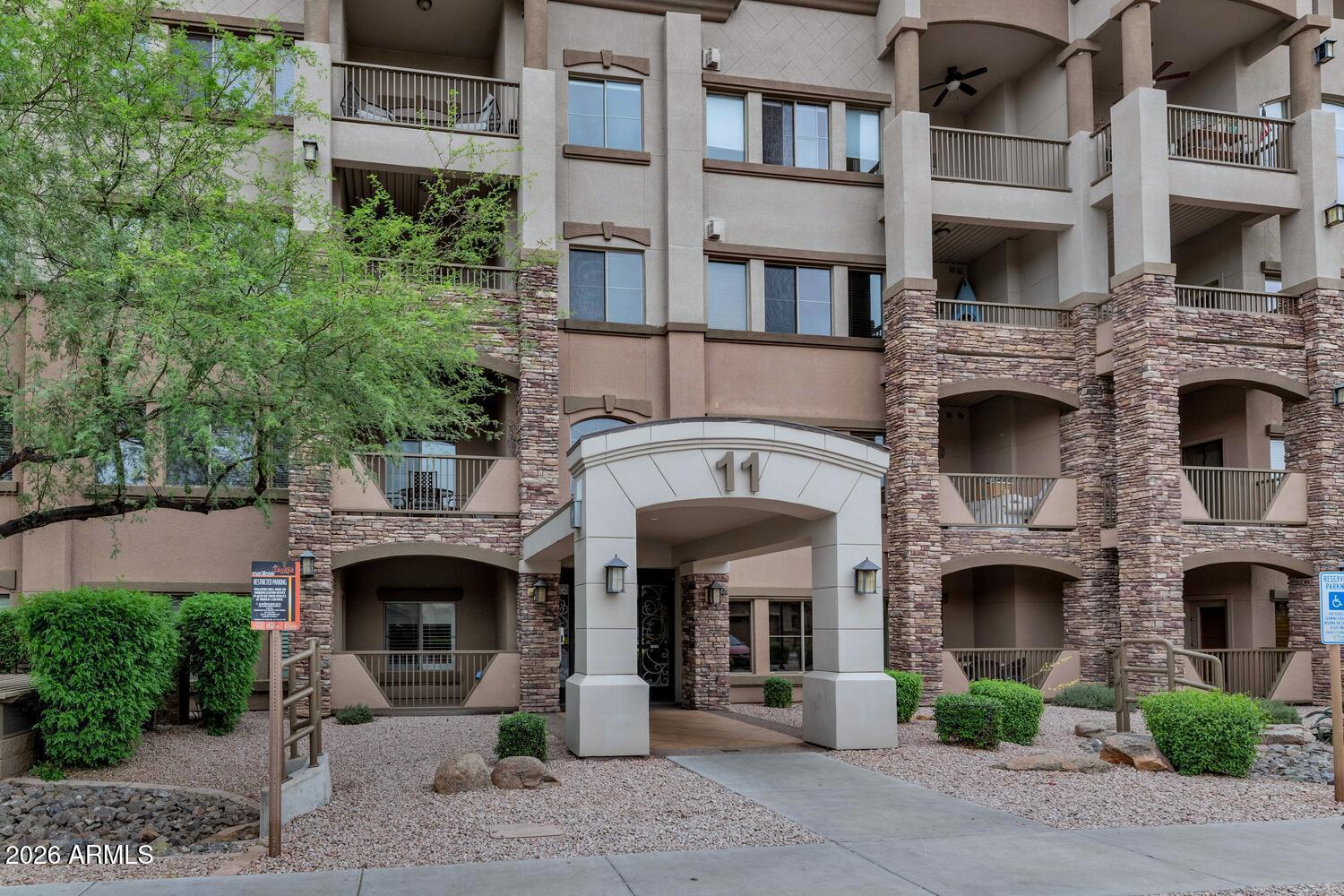 5450 E DEER VALLEY Drive 4218