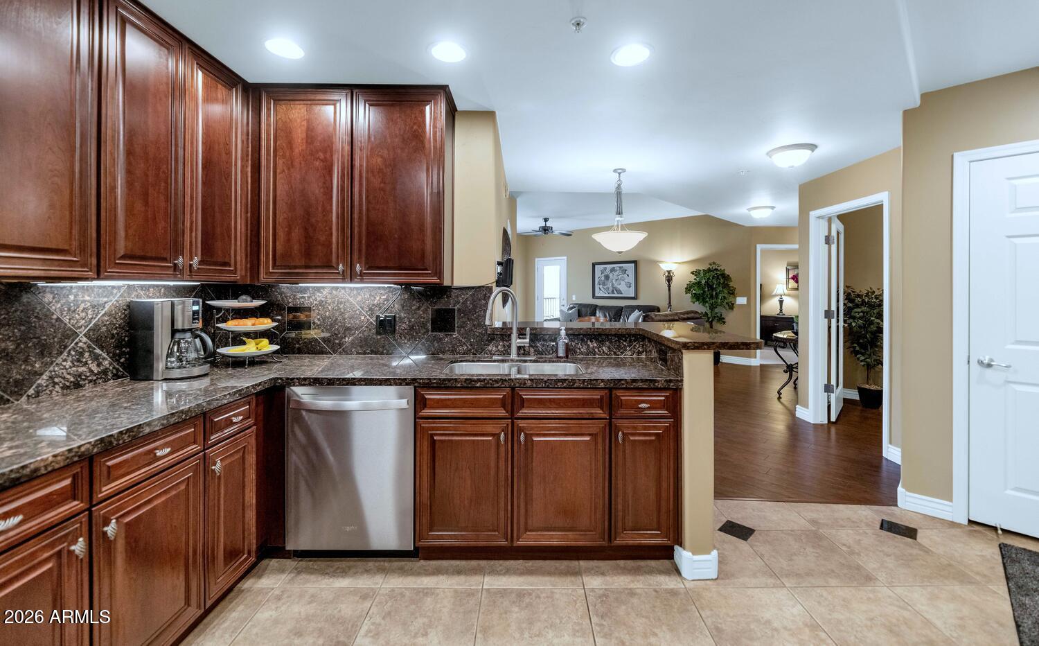 5450 E DEER VALLEY Drive 4218