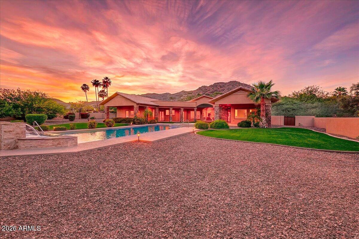 4807 E CRYSTAL Lane