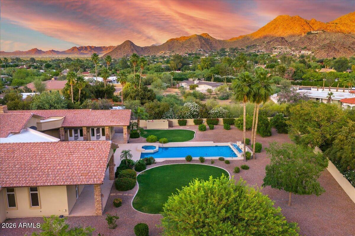 4807 E CRYSTAL Lane