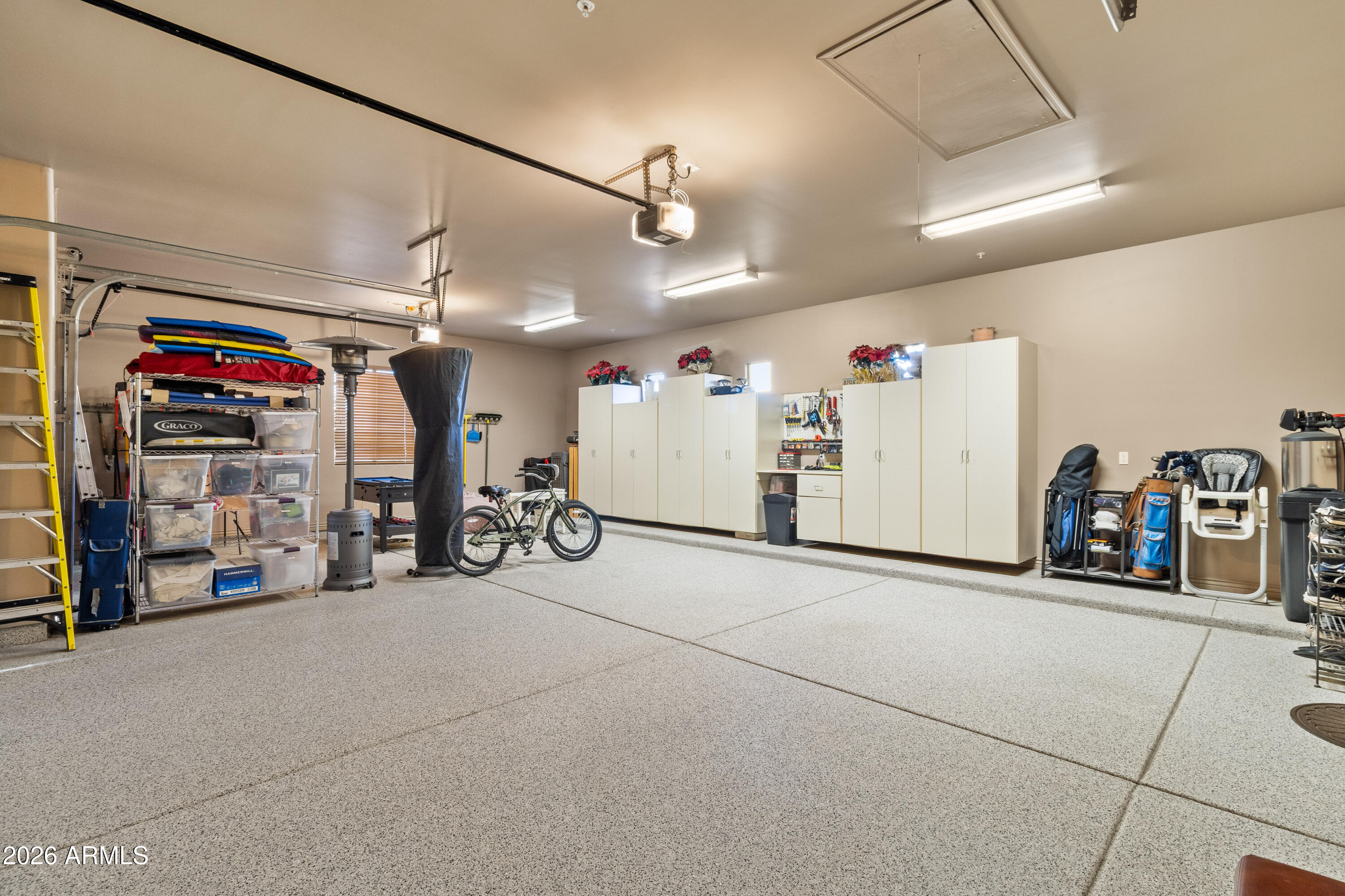 18009 W MONTEBELLO Avenue