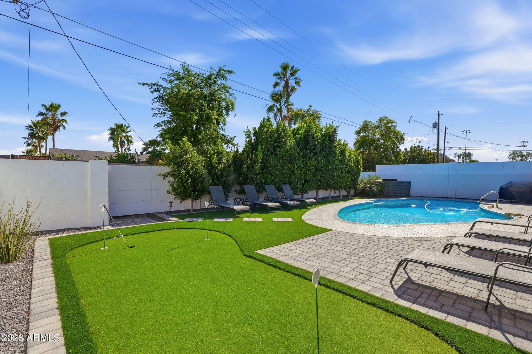 6413 E PARKVIEW Drive