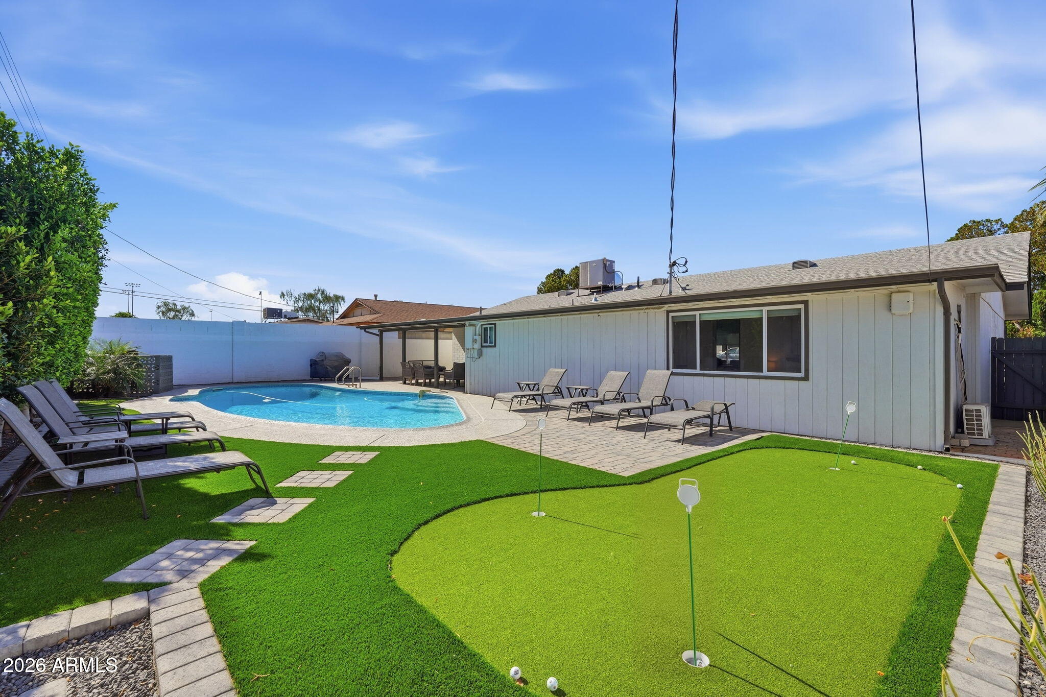 6413 E PARKVIEW Drive