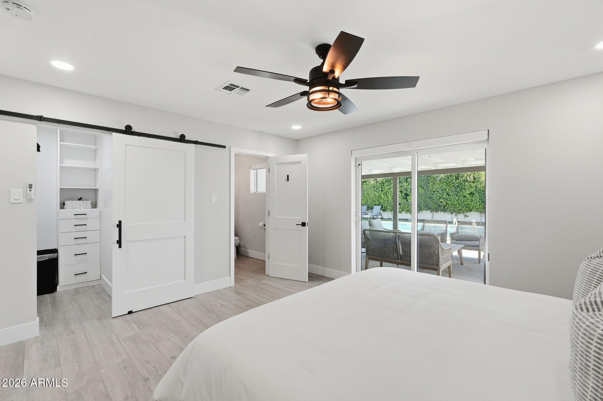 6413 E PARKVIEW Drive