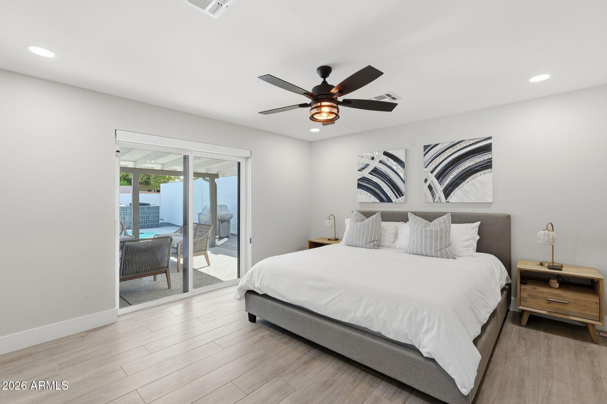 6413 E PARKVIEW Drive