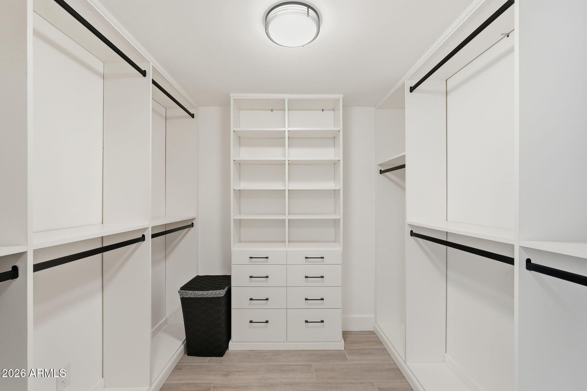 6413 E PARKVIEW Drive