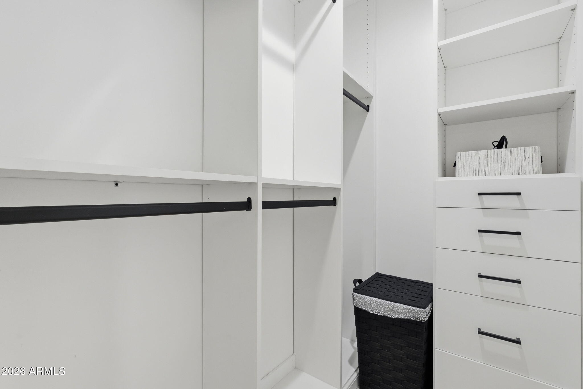 6413 E PARKVIEW Drive