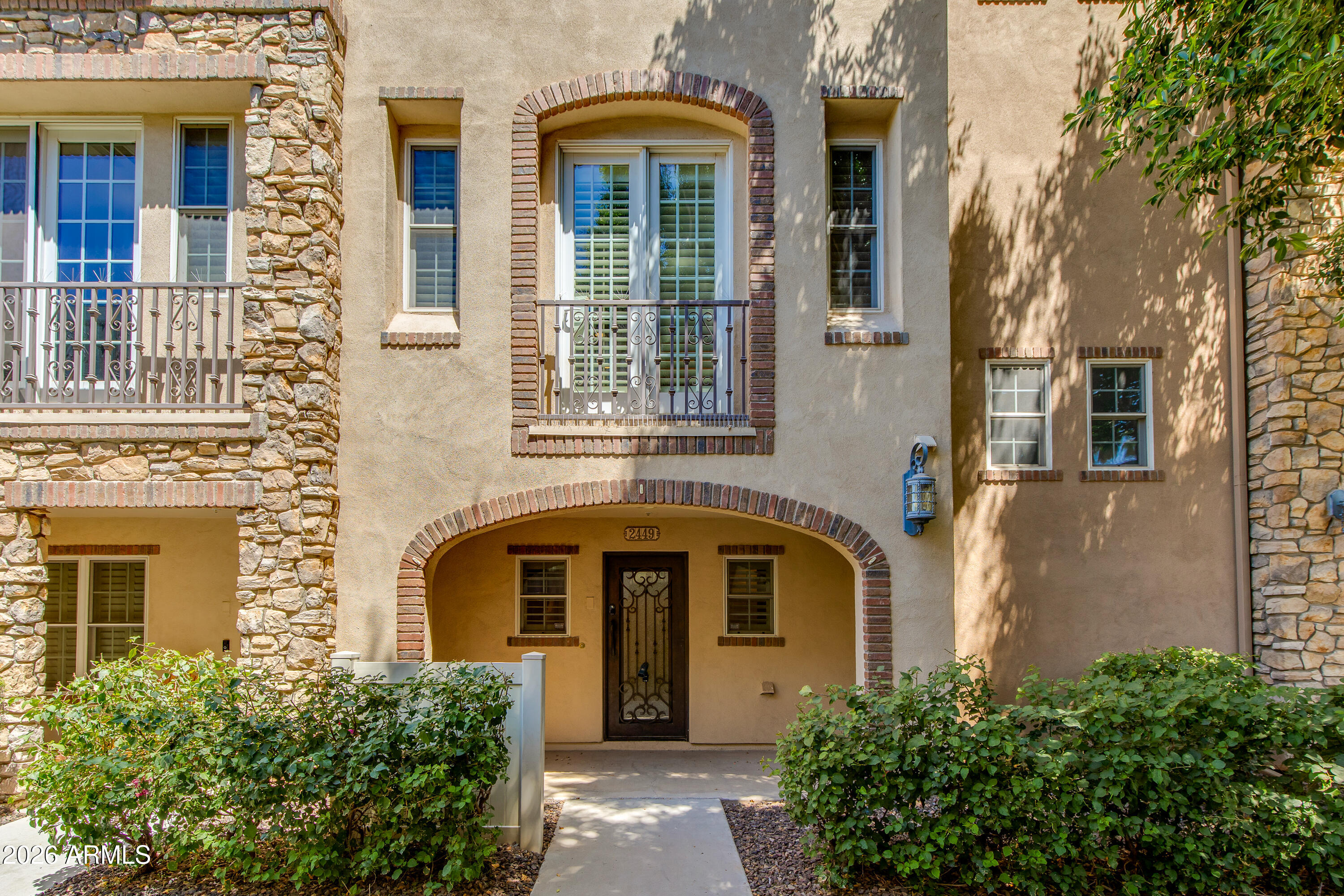 2449 E MONTECITO Avenue