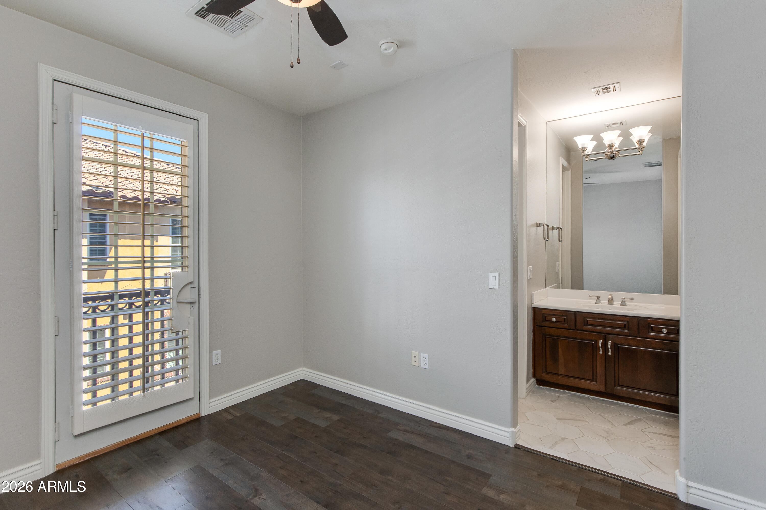 2449 E MONTECITO Avenue